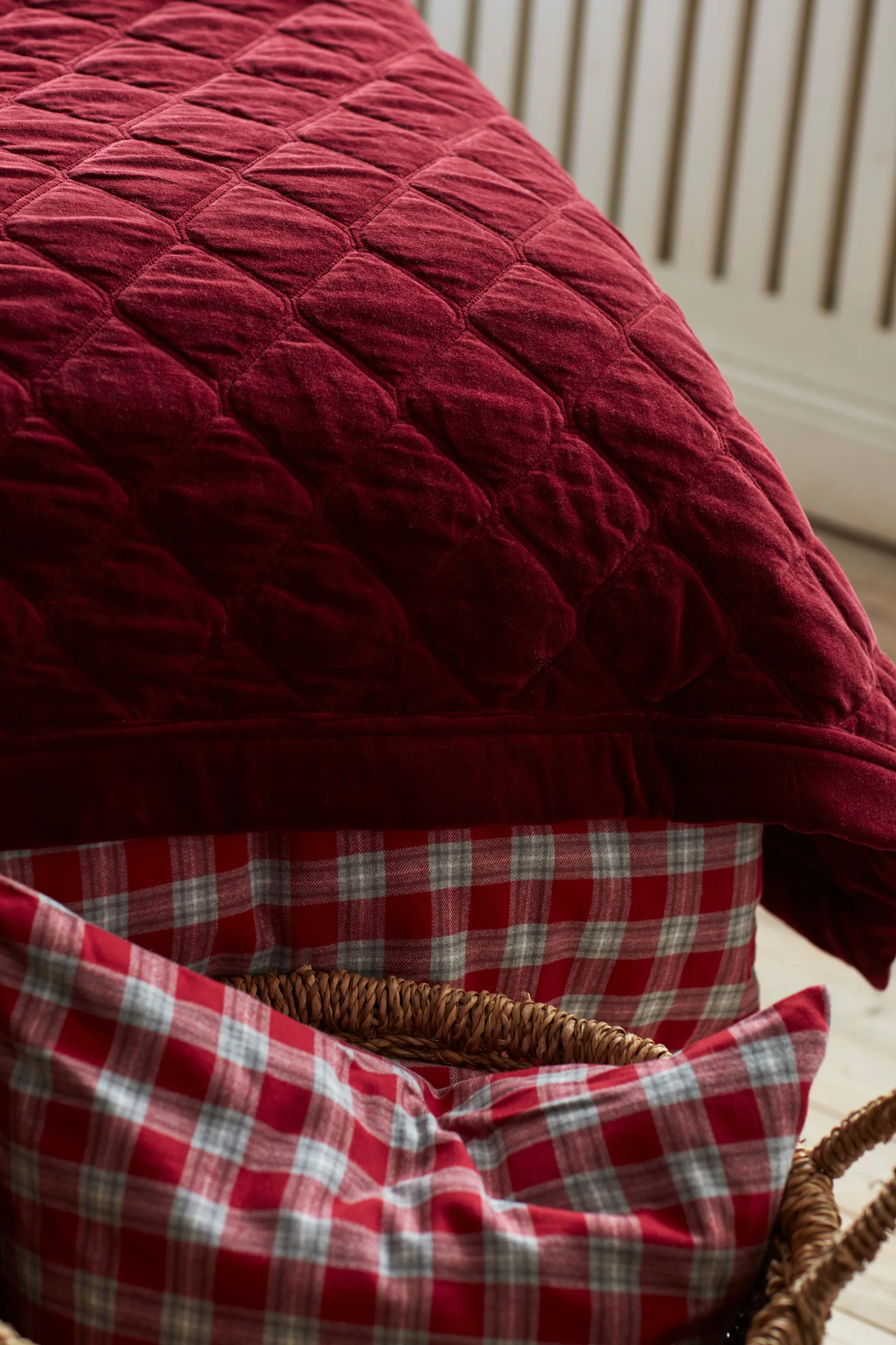 Quilted Organic Cotton Velvet sengeteppe 240 x 260 cm, Red Lexington