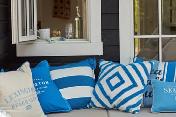 Sea Sand Salt Logo Embroidered putetrekk 50 x 50 cm - Blå-hvit - Lexington