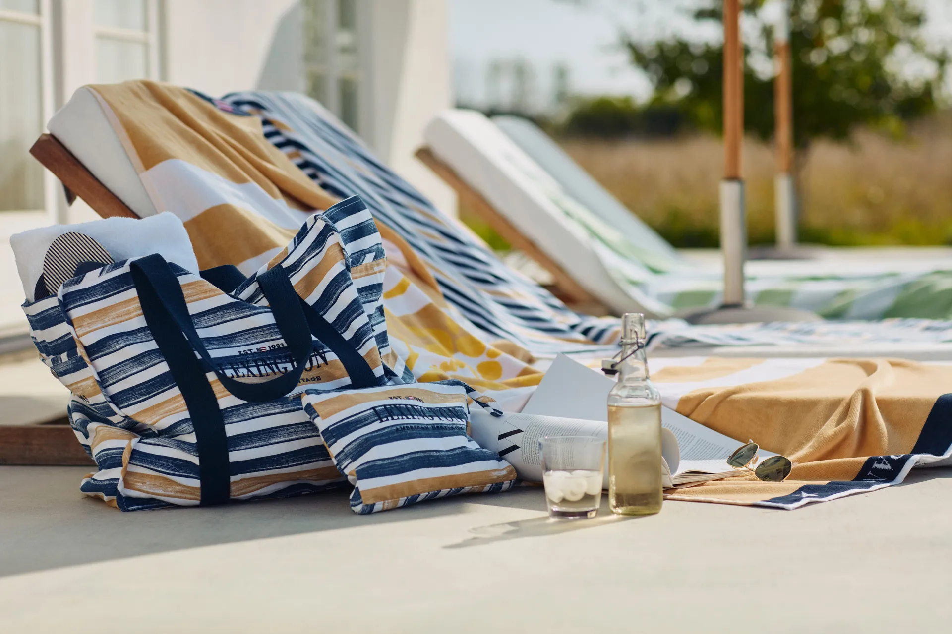 Striped Cotton Velour badehåndkle 100 x 180 cm, Blue-white-oat Lexington