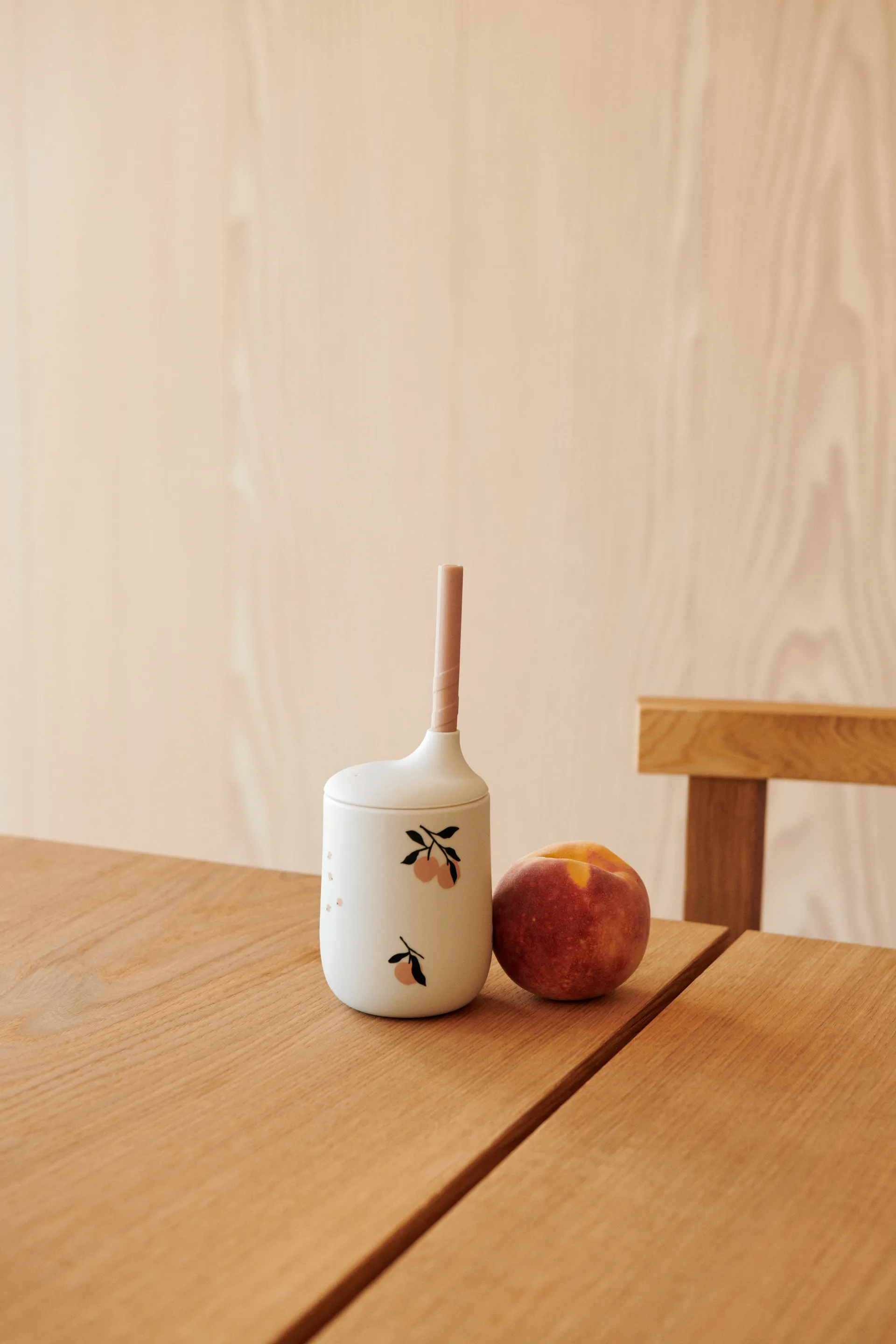 Ellis printed sippy cup tutekopp med sugerør 23 cl, Peach-Sea shell mix Liewood