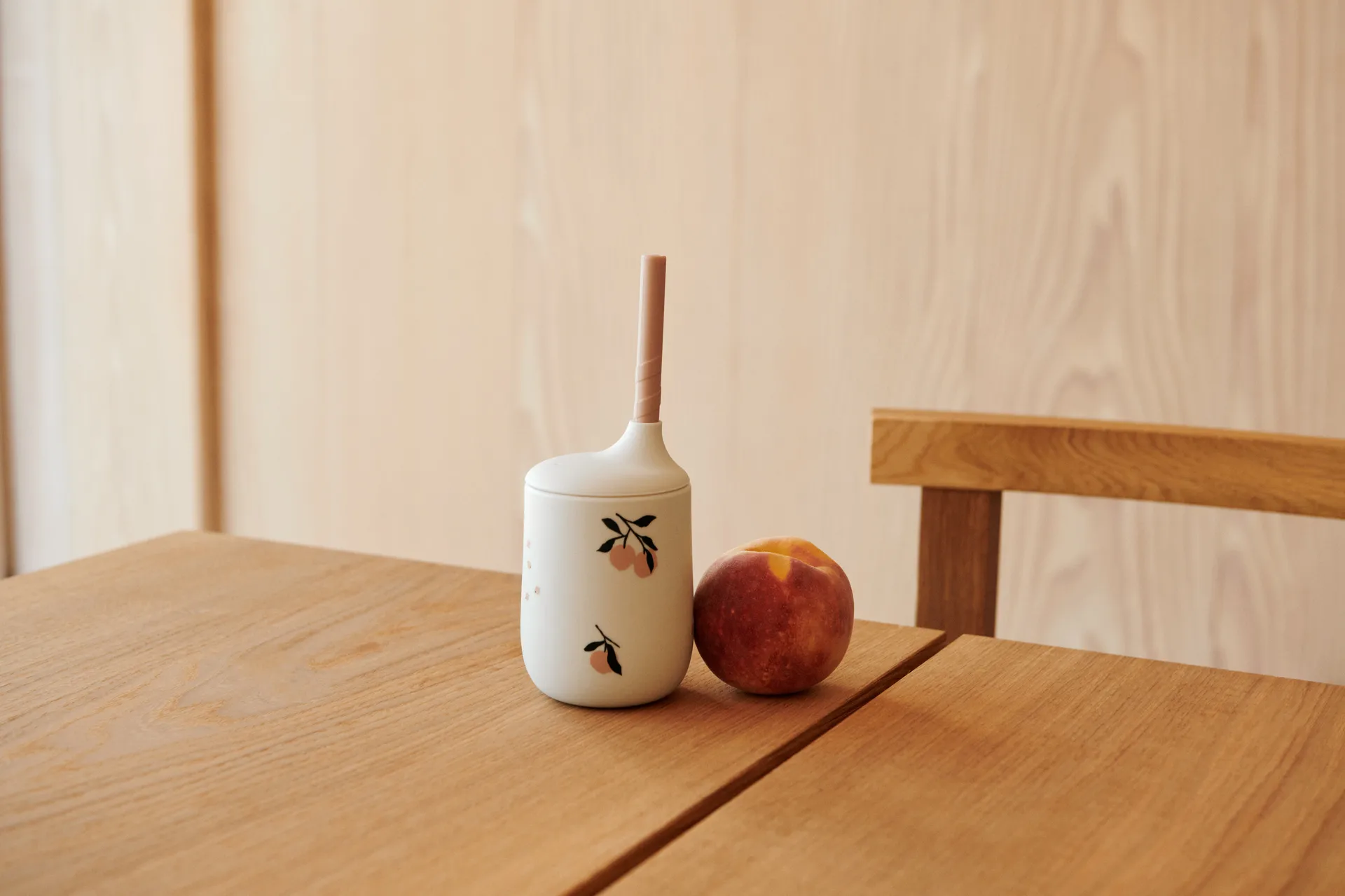 Ellis printed sippy cup tutekopp med sugerør 23 cl, Peach-Sea shell mix Liewood