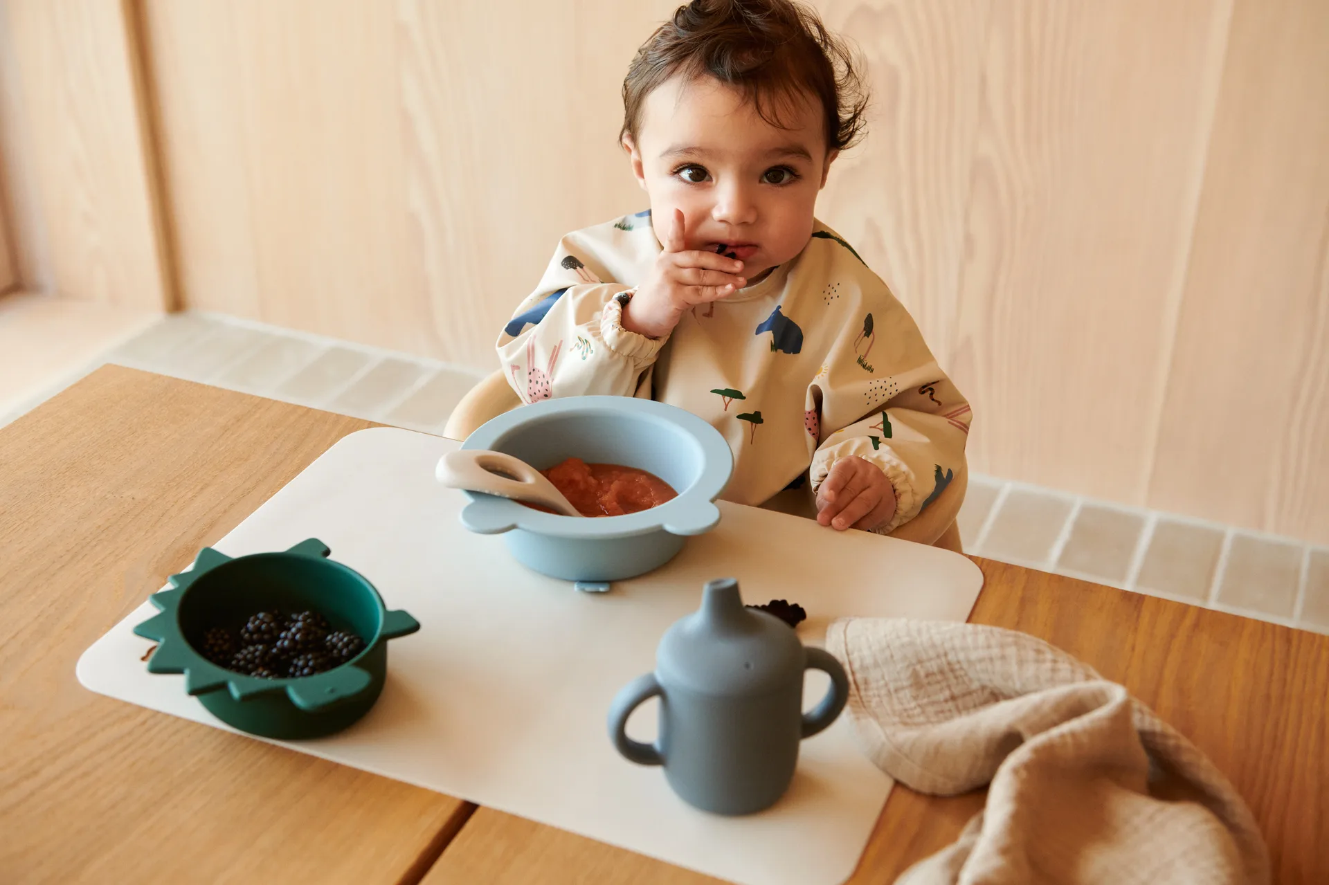 Iggy silikonbolle 4 deler, Dino blue multi mix Liewood