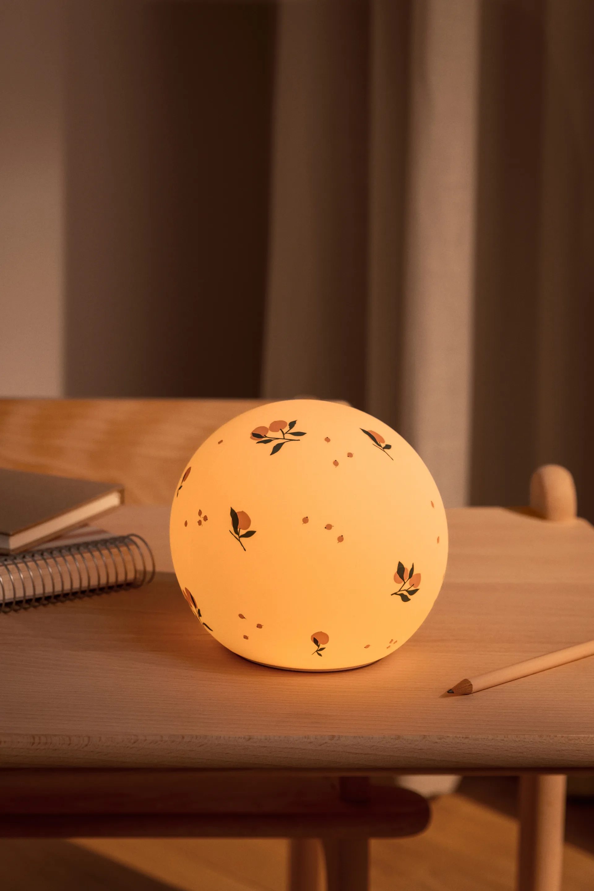 Yuki nattlampe, Peach-Sea shell Liewood