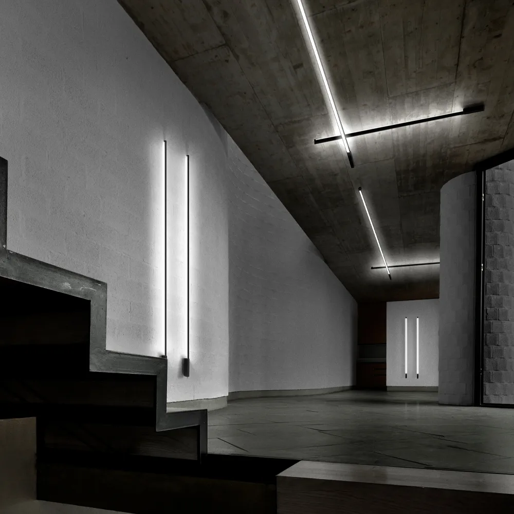 Stripe vegglampe, black 2000 Light-Point