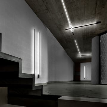 Stripe vegglampe - black 2000 - Light-Point