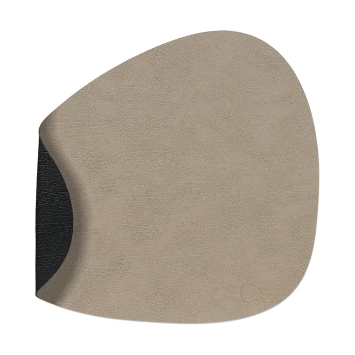 Bull spisebrikke vendbar curve L 1 stk. - Warm grey-black, 44x37 cm - LIND DNA