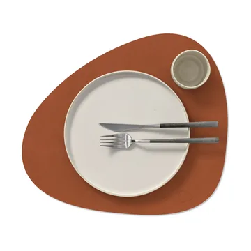 Corduroy bordbrikke curve L - Rust, 44x37 cm - LIND DNA