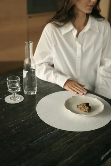 Corduroy bordbrikke - Pure white, circle, L - LIND DNA