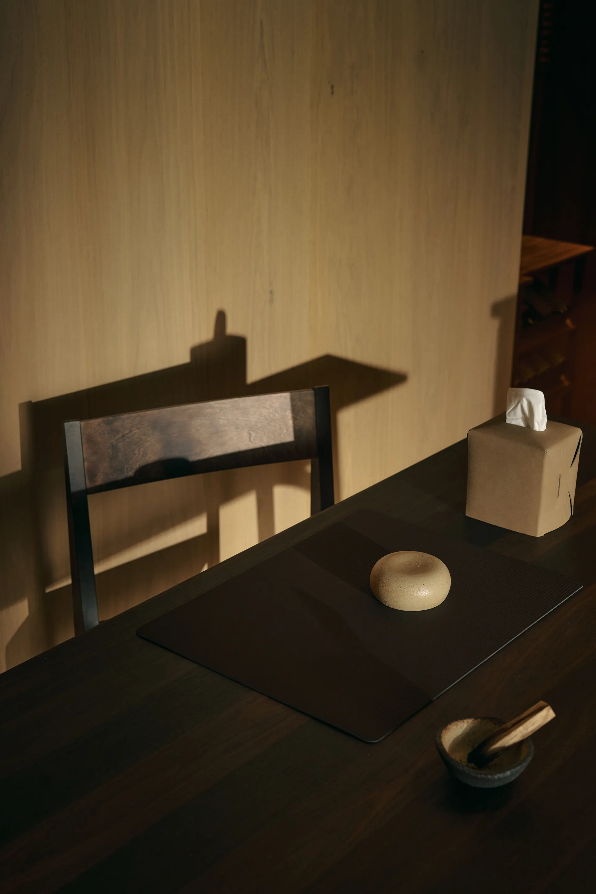 Corduroy bordbrikke square L, Black ink LIND DNA