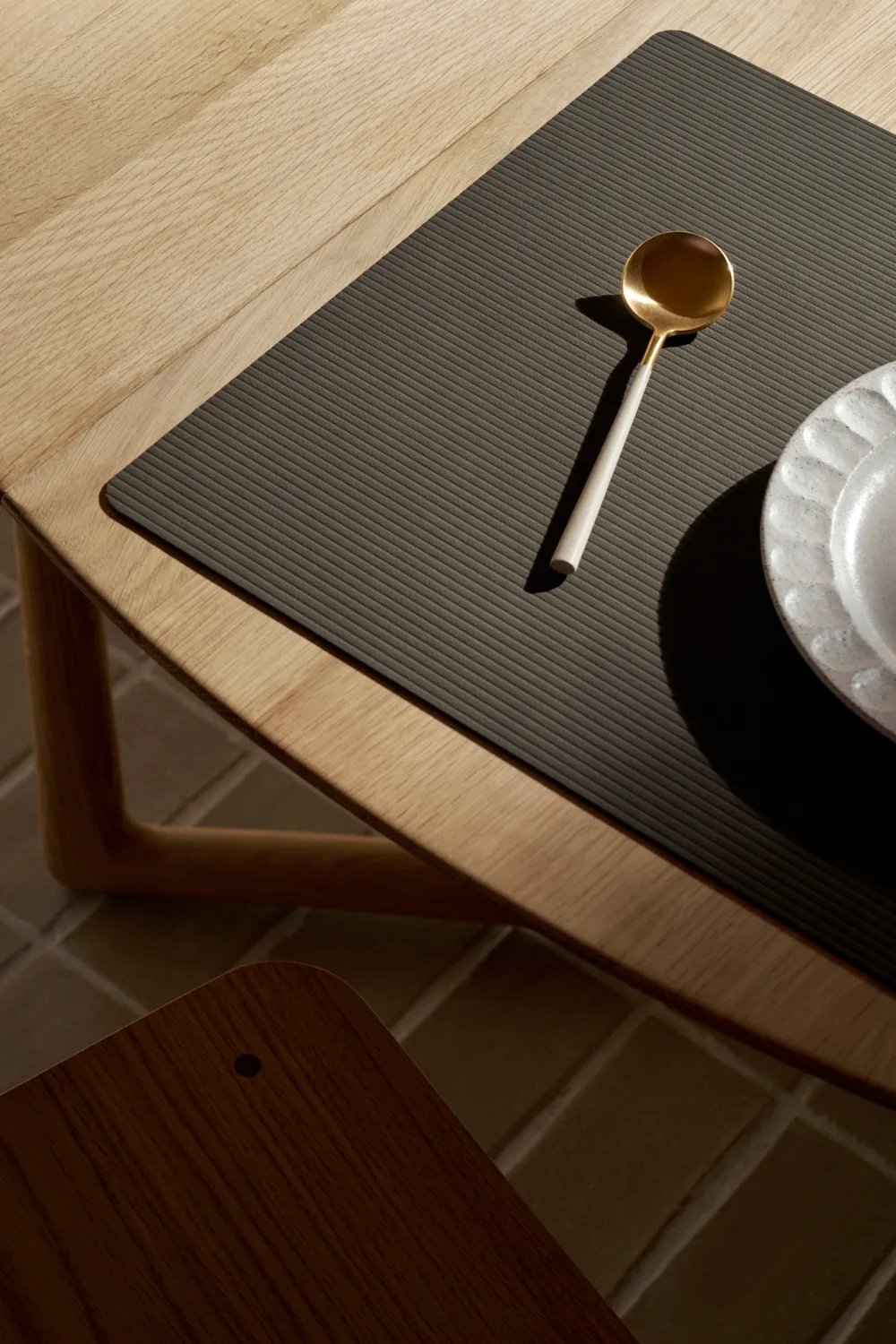 Corduroy bordbrikke square L, Caviar LIND DNA