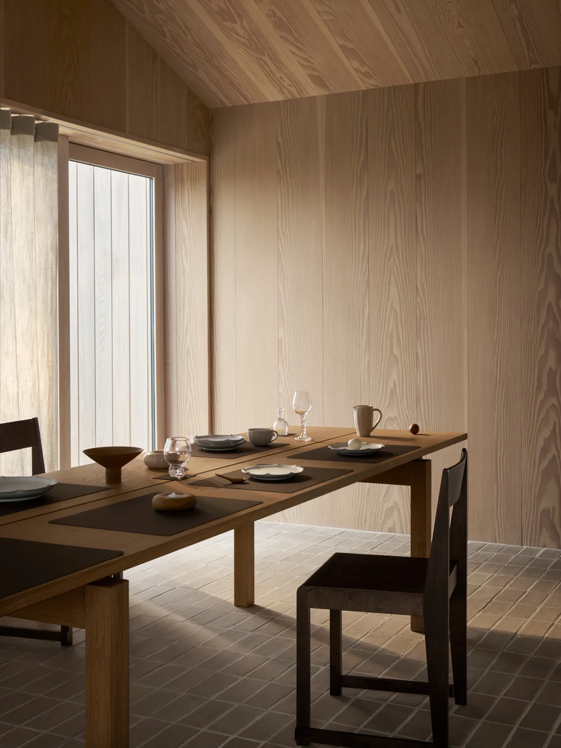 Corduroy bordbrikke square L, Hassel LIND DNA