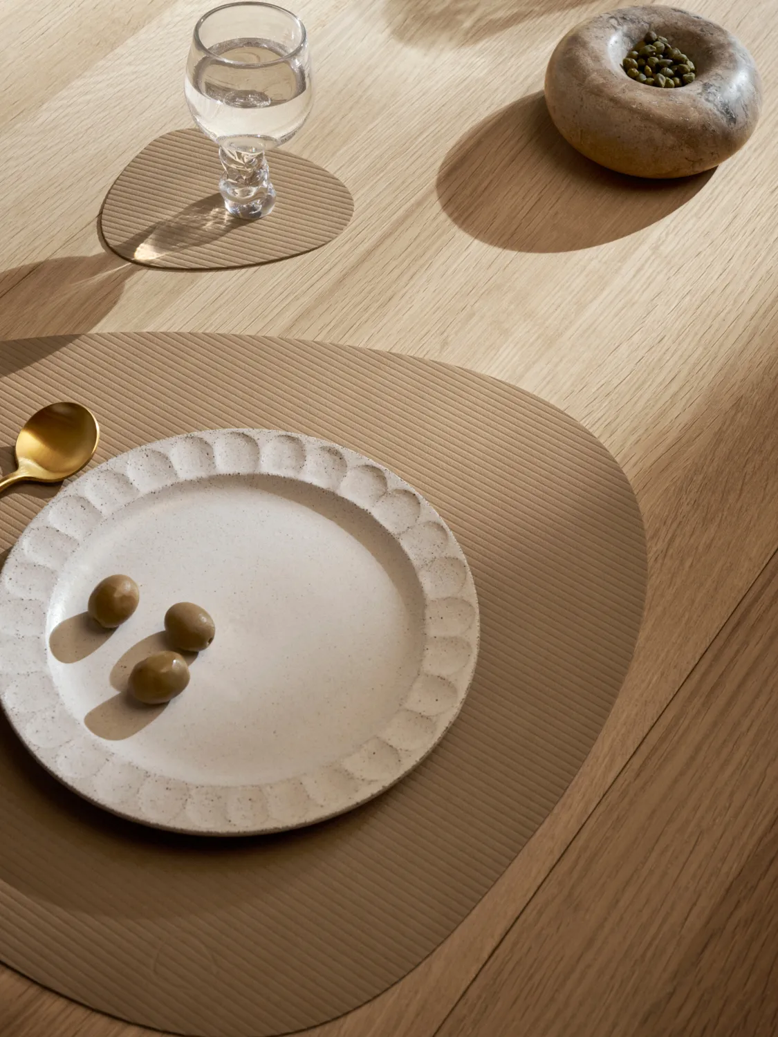 Corduroy glassunderlag curve, Nougat LIND DNA