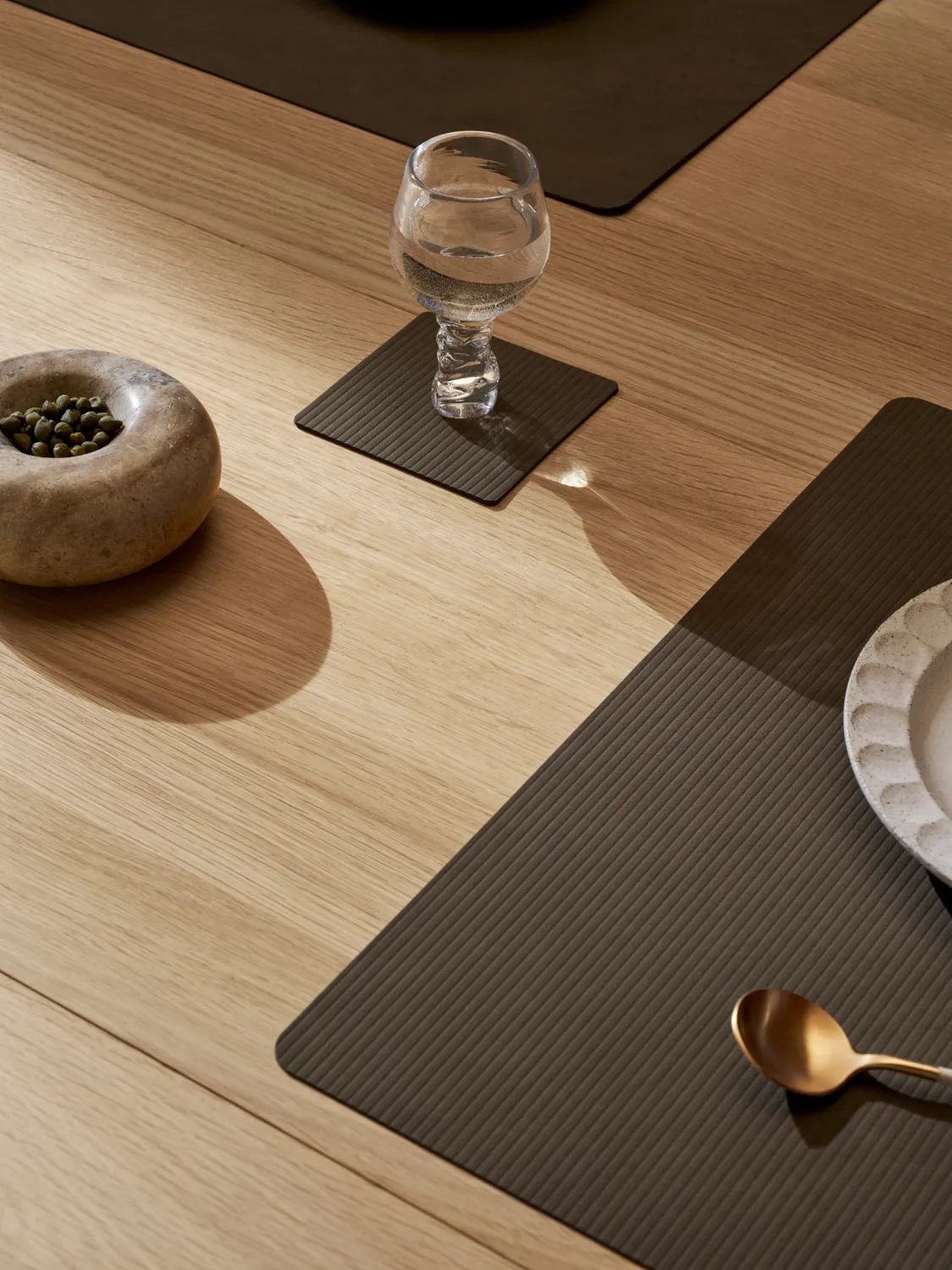 Corduroy glassunderlag square, Caviar LIND DNA