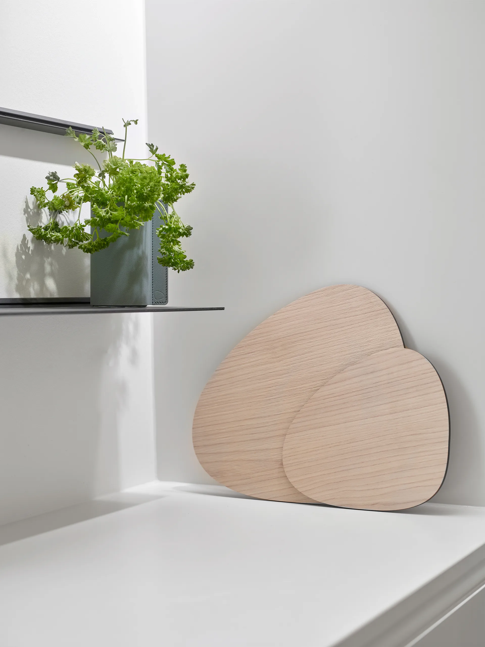 Cut & Serve curve skjærefjøl S, Ask LIND DNA