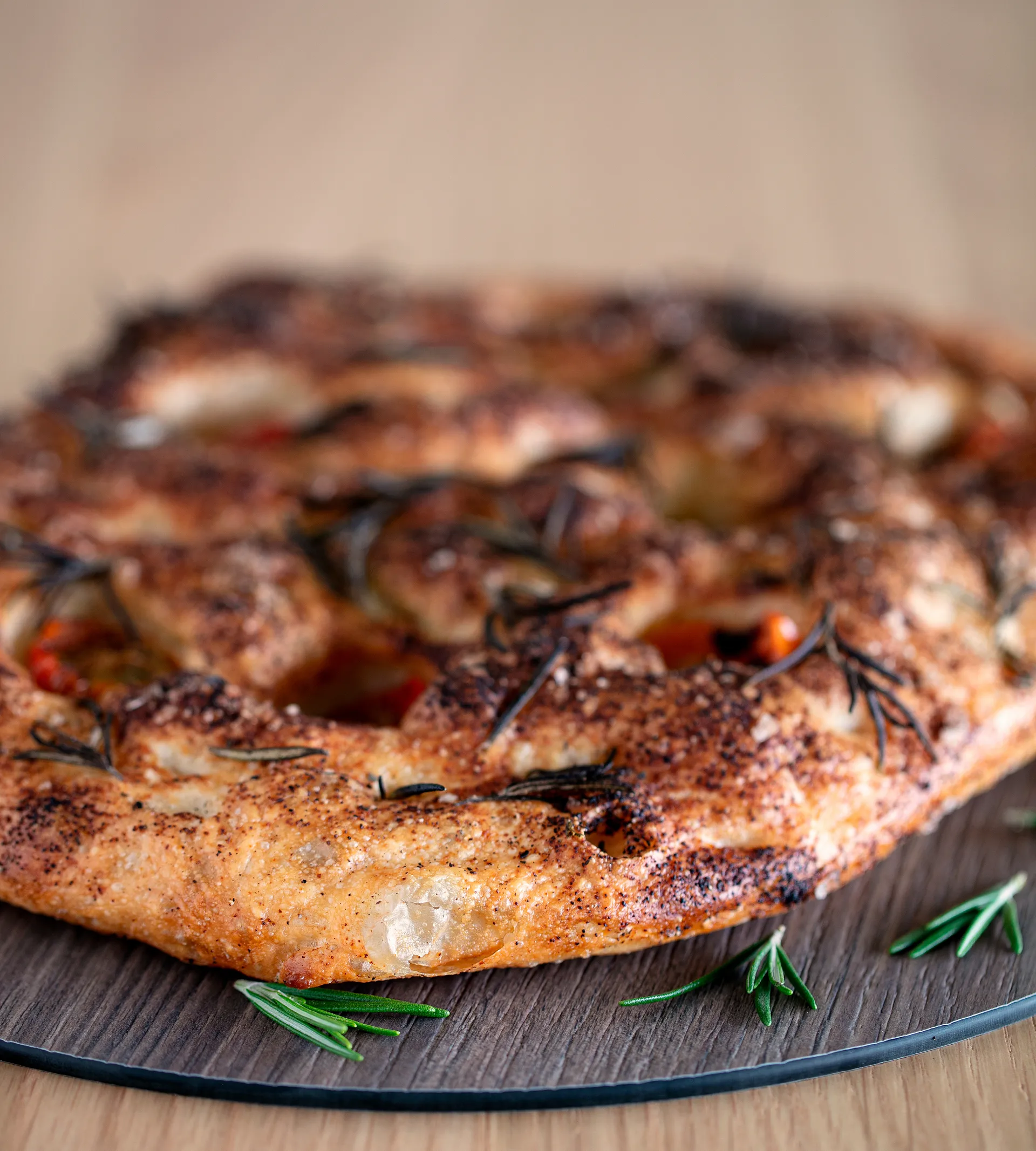 Cut & Serve rund skjærefjøl M, Valnøtt LIND DNA