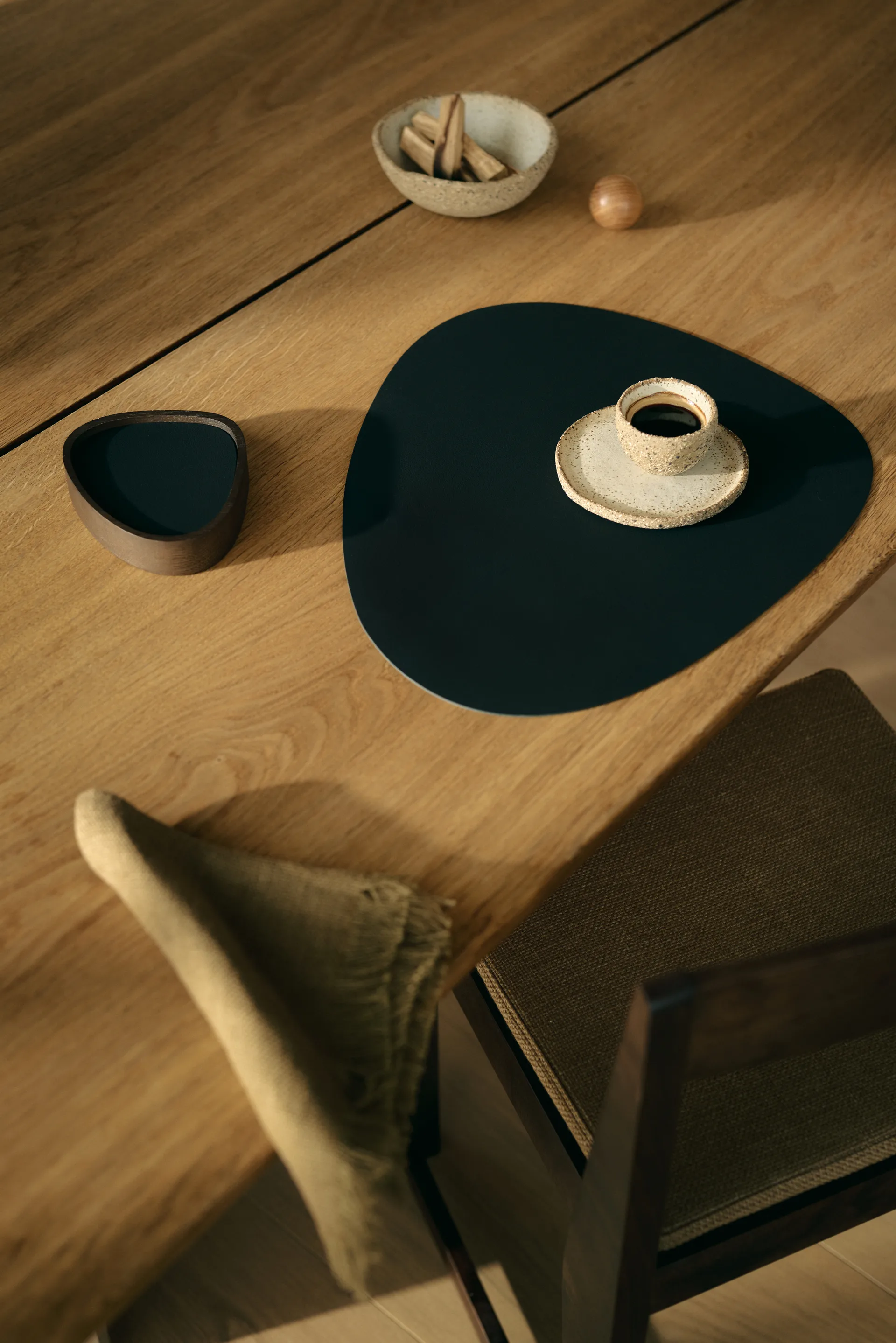 Nupo glassunderlag curve, Black ink LIND DNA