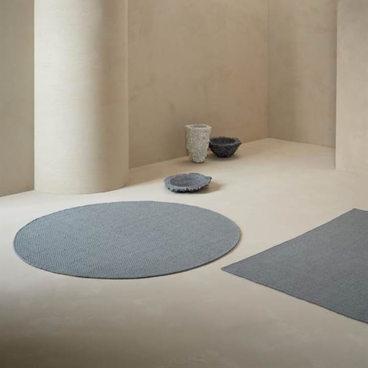 Oksa teppe rundt - powder, 250 cm - Linie Design