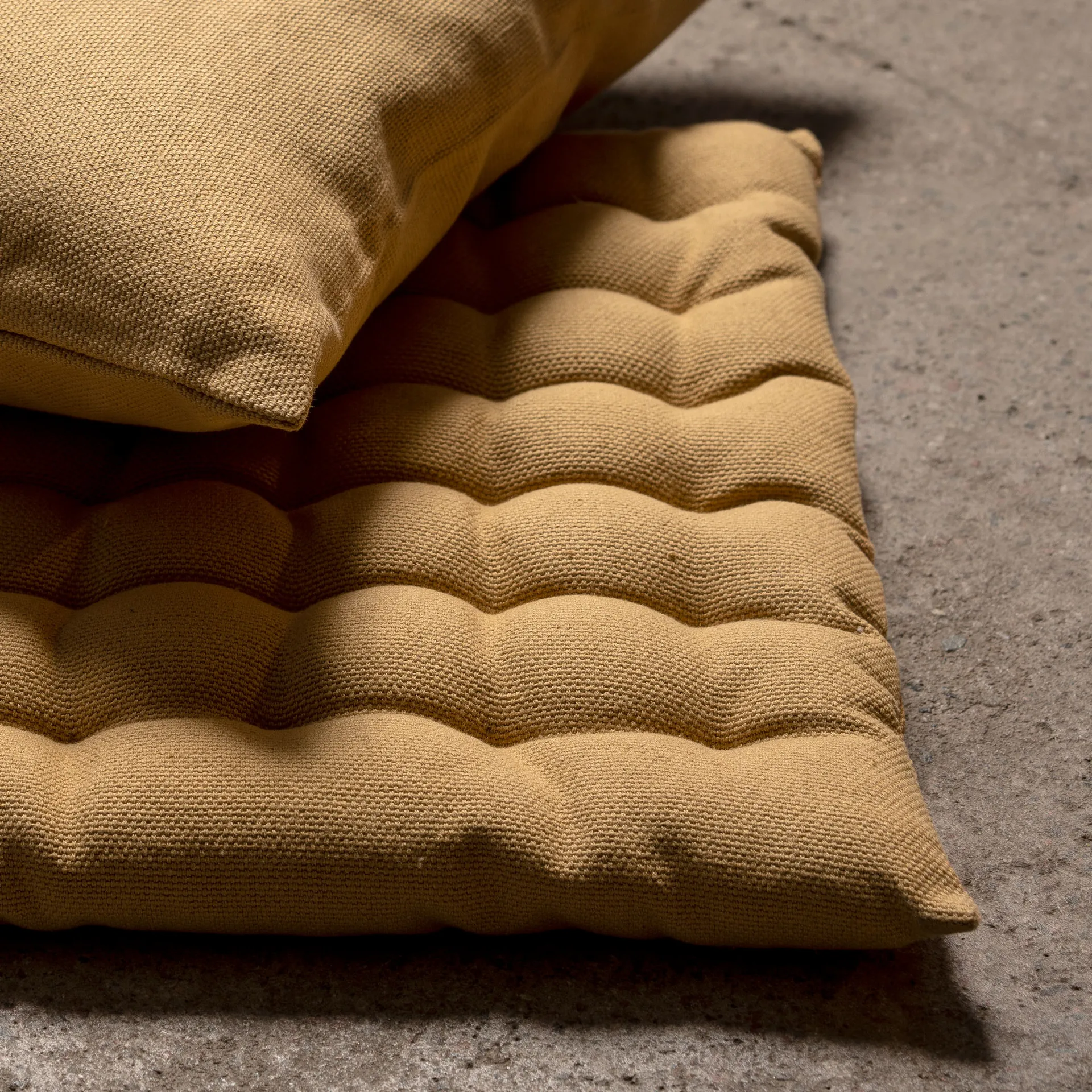 Pepper stolpute 40x40 cm, Halmgul Linum