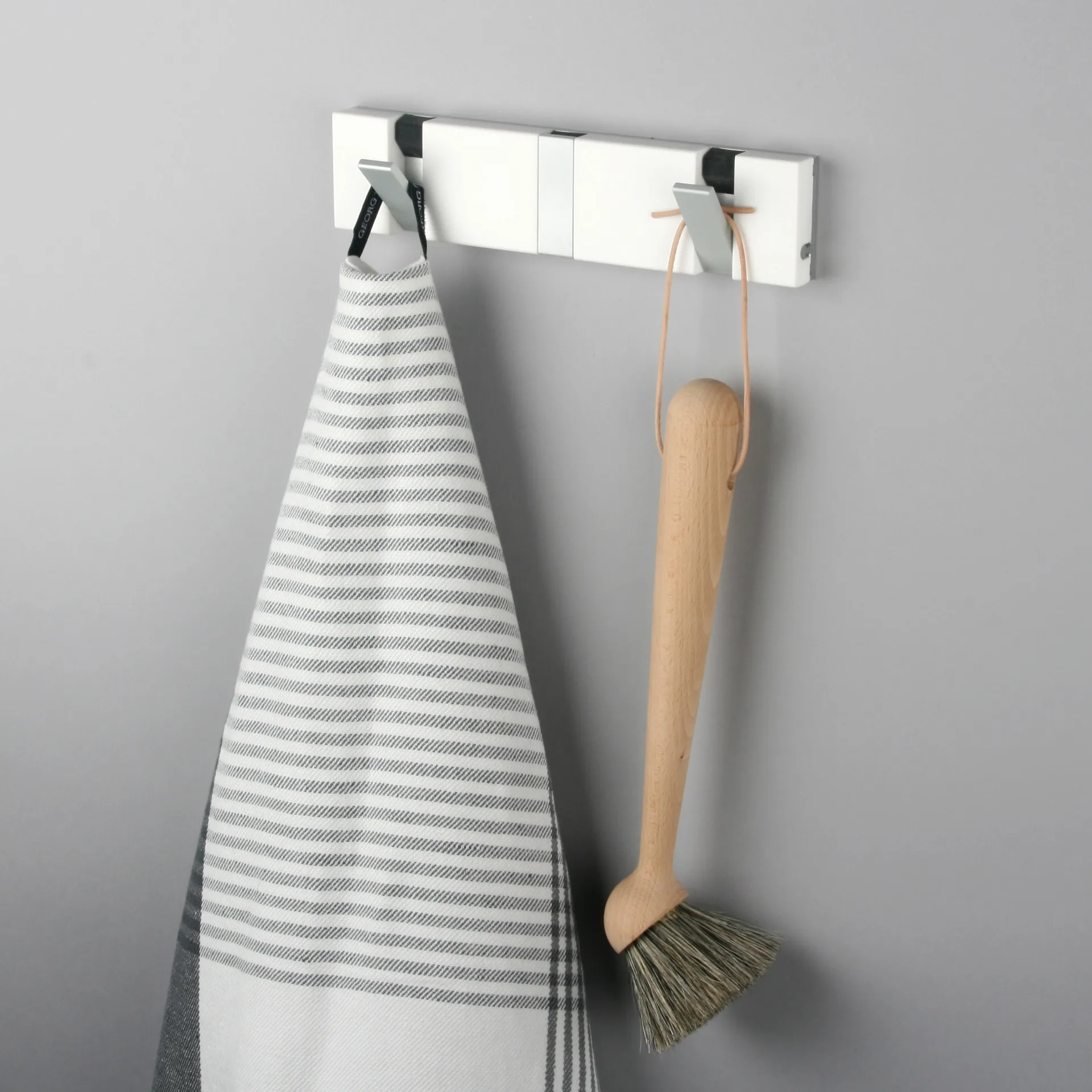 Loca Knax knaggrekke 20 cm kompositt, hvit LoCa