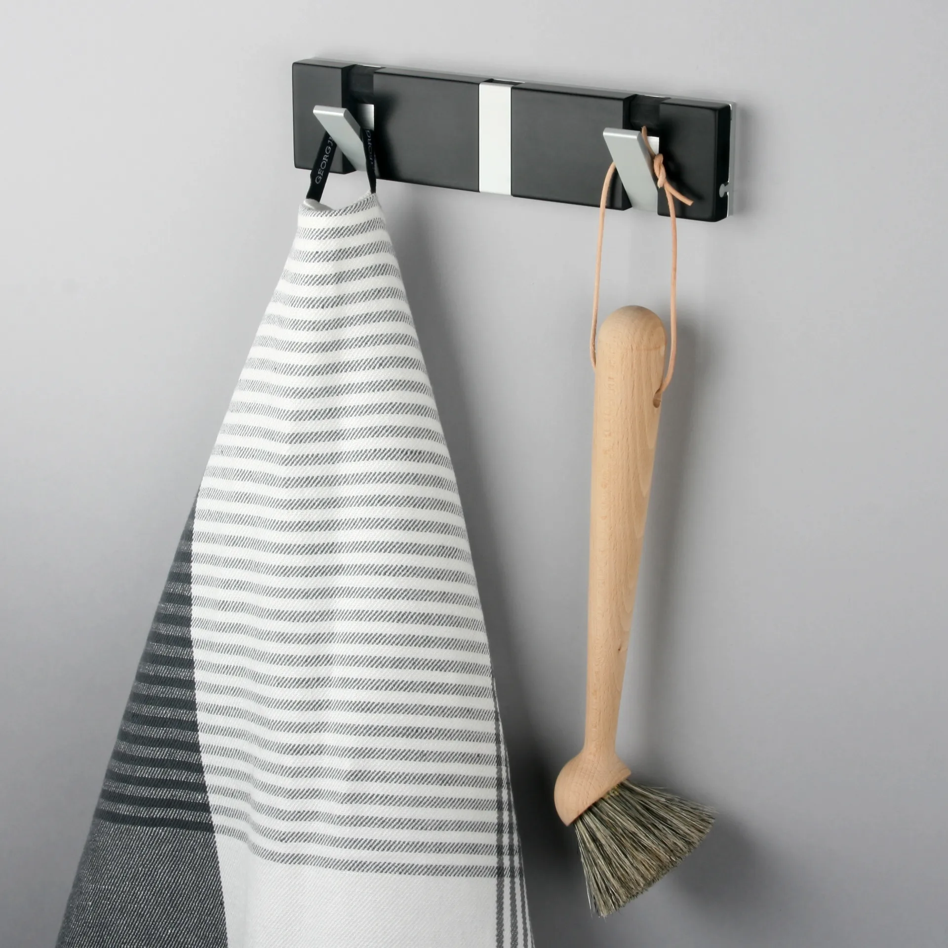 Loca Knax knaggrekke 20 cm kompositt, sort LoCa