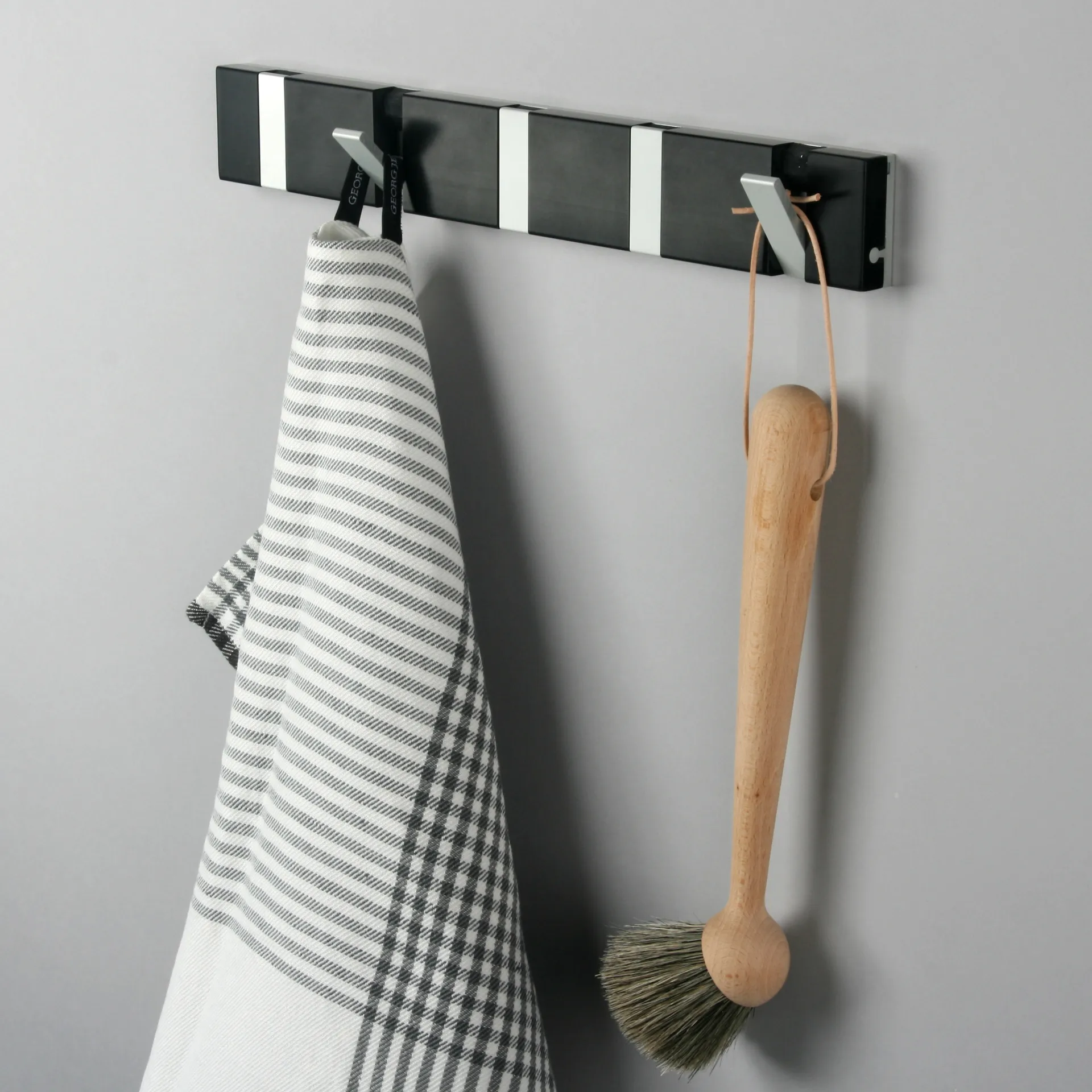 Loca Knax knaggrekke 33 cm kompositt, sort LoCa