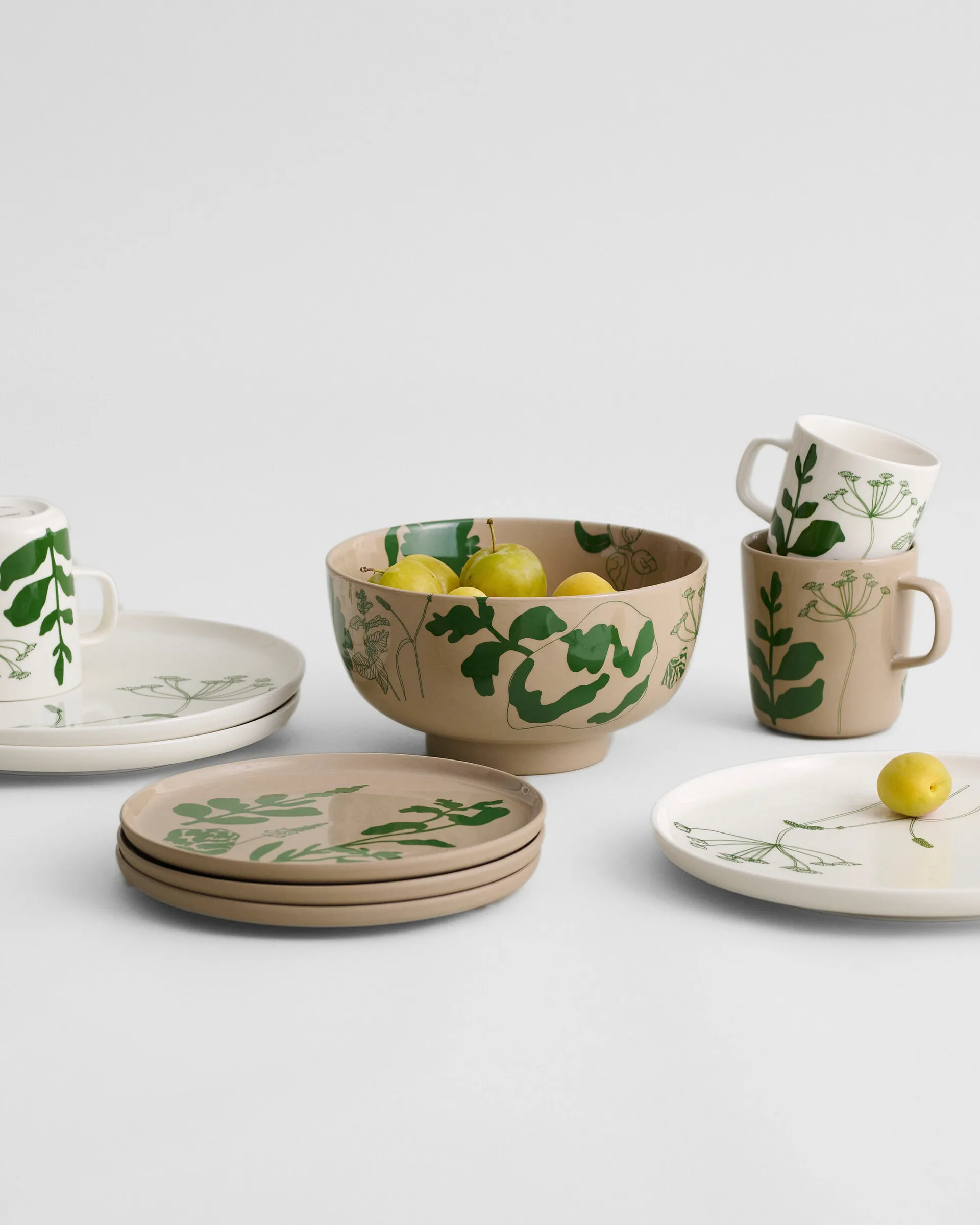 Elokuun Varjot tallerken Ø 25 cm, Hvit-grønn Marimekko