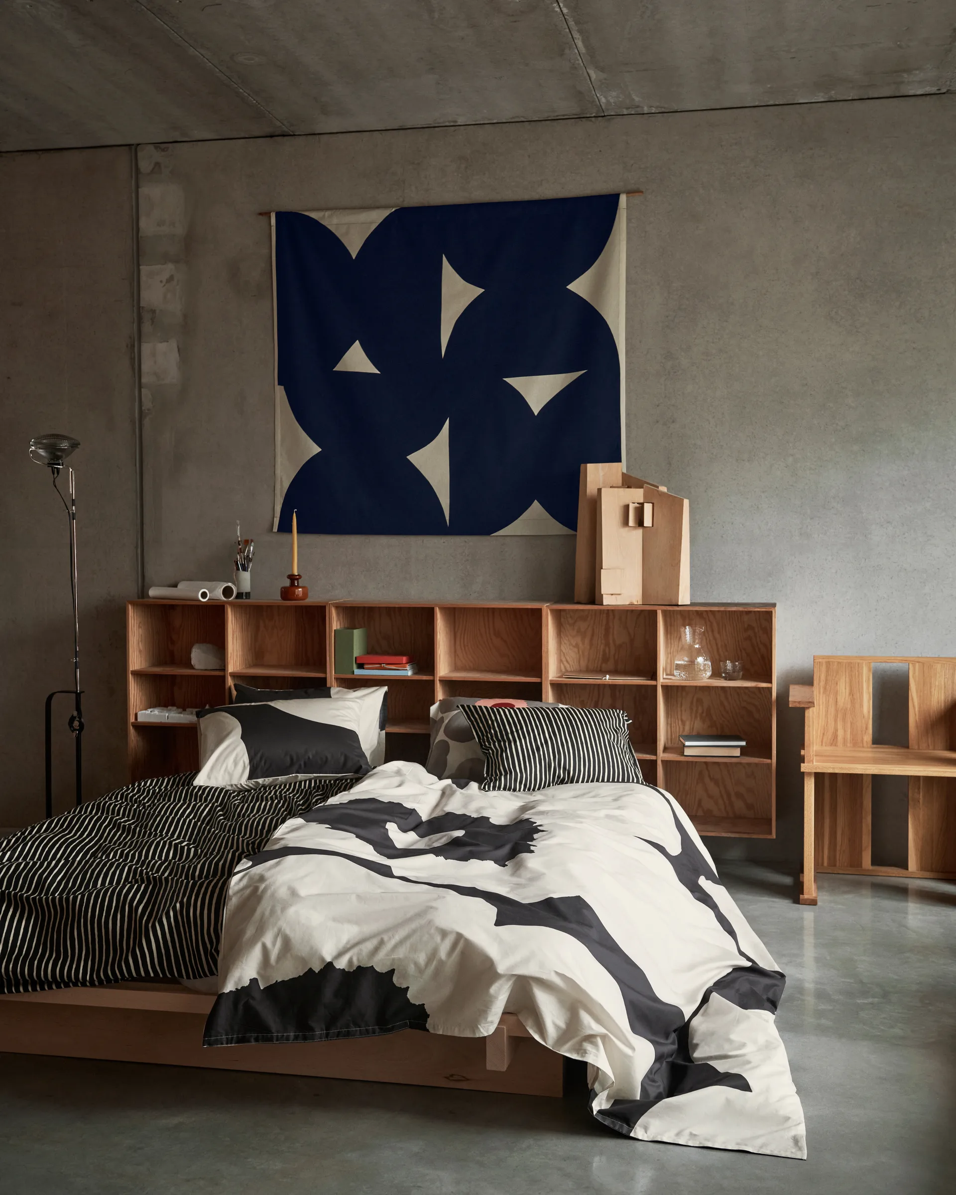Iso Unikko dynetrekk 220x240 cm, Charcoal-off white Marimekko