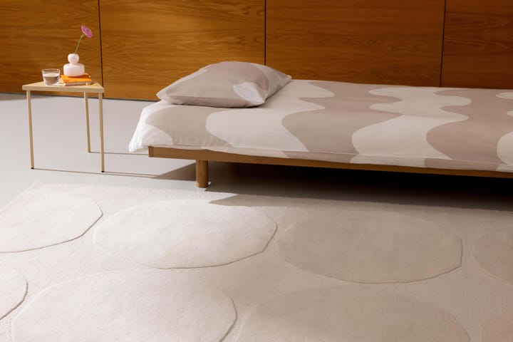 Isot Kvitet ullteppe, Natural White, 200x280 cm Marimekko