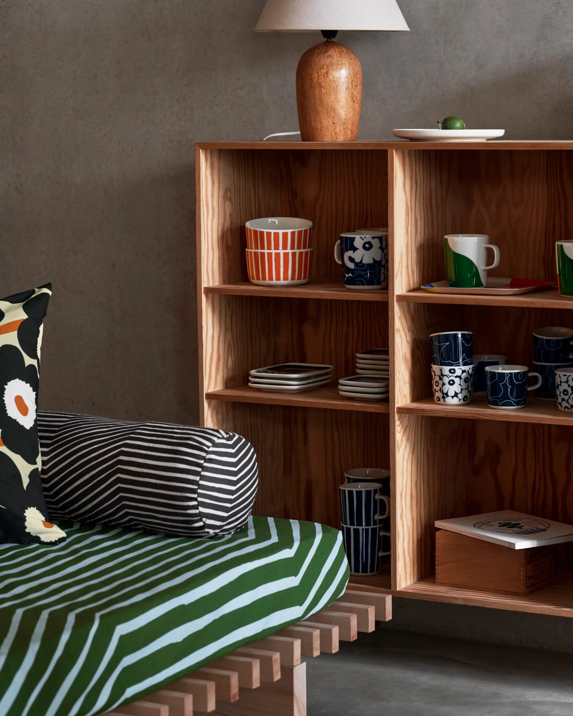 Kalasääski bomullsstoff, Forest green-light blue Marimekko