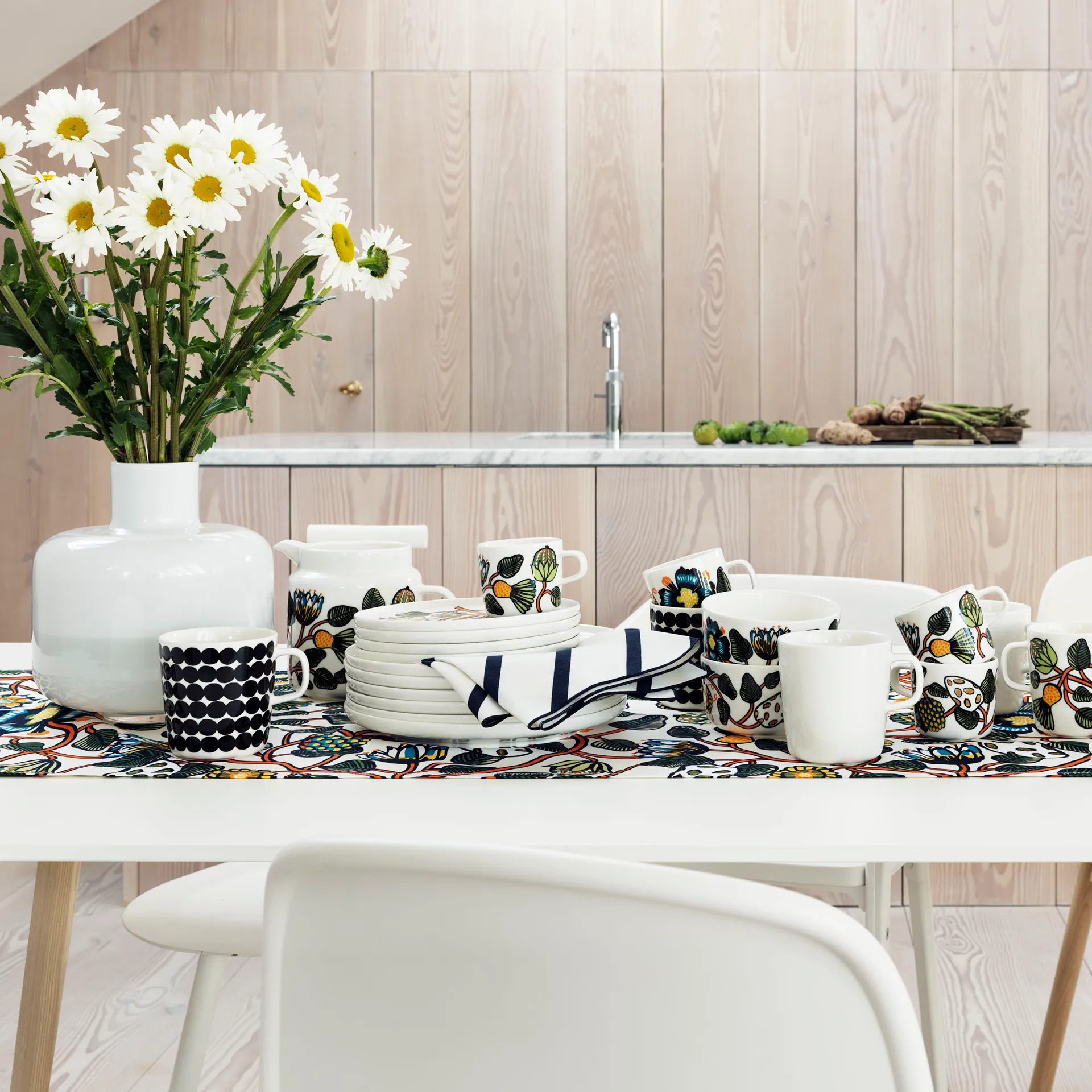 Ming vase, hvit Marimekko