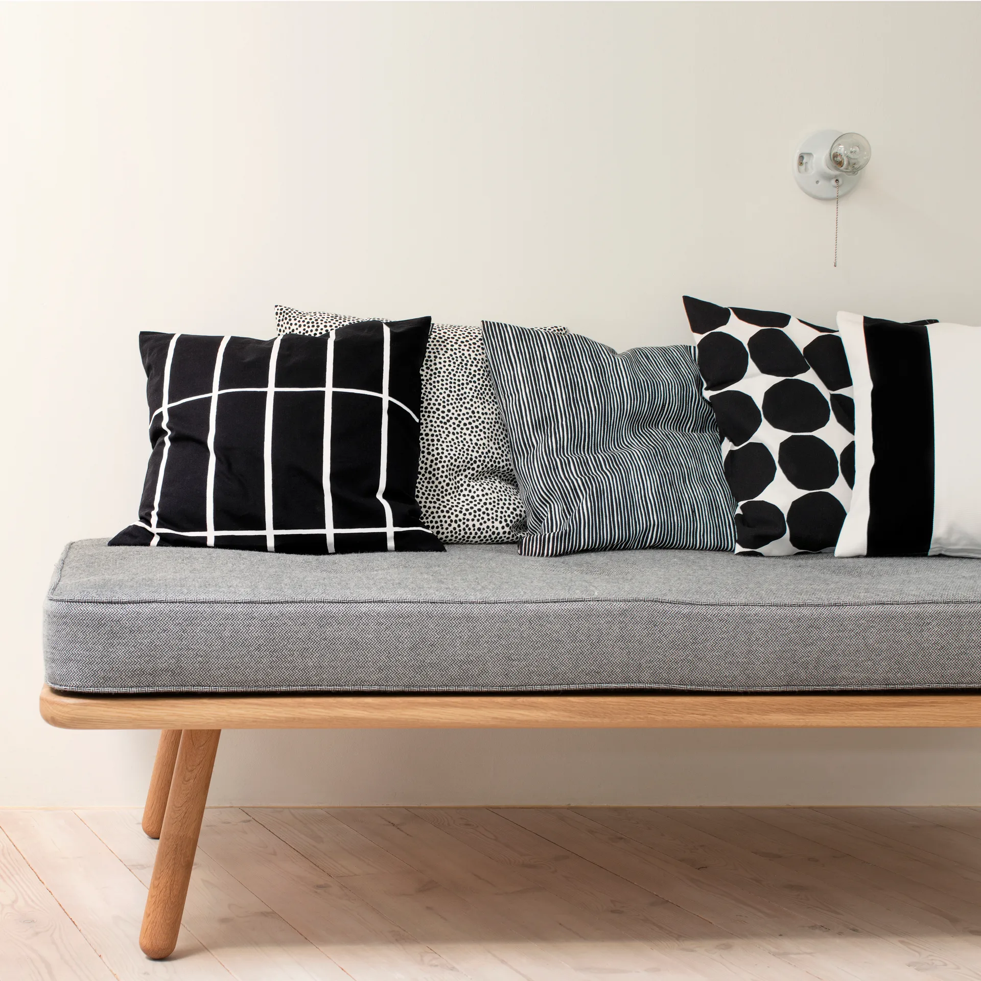 Pienet Kivet putetrekk 50x50 cm, svart-hvit Marimekko