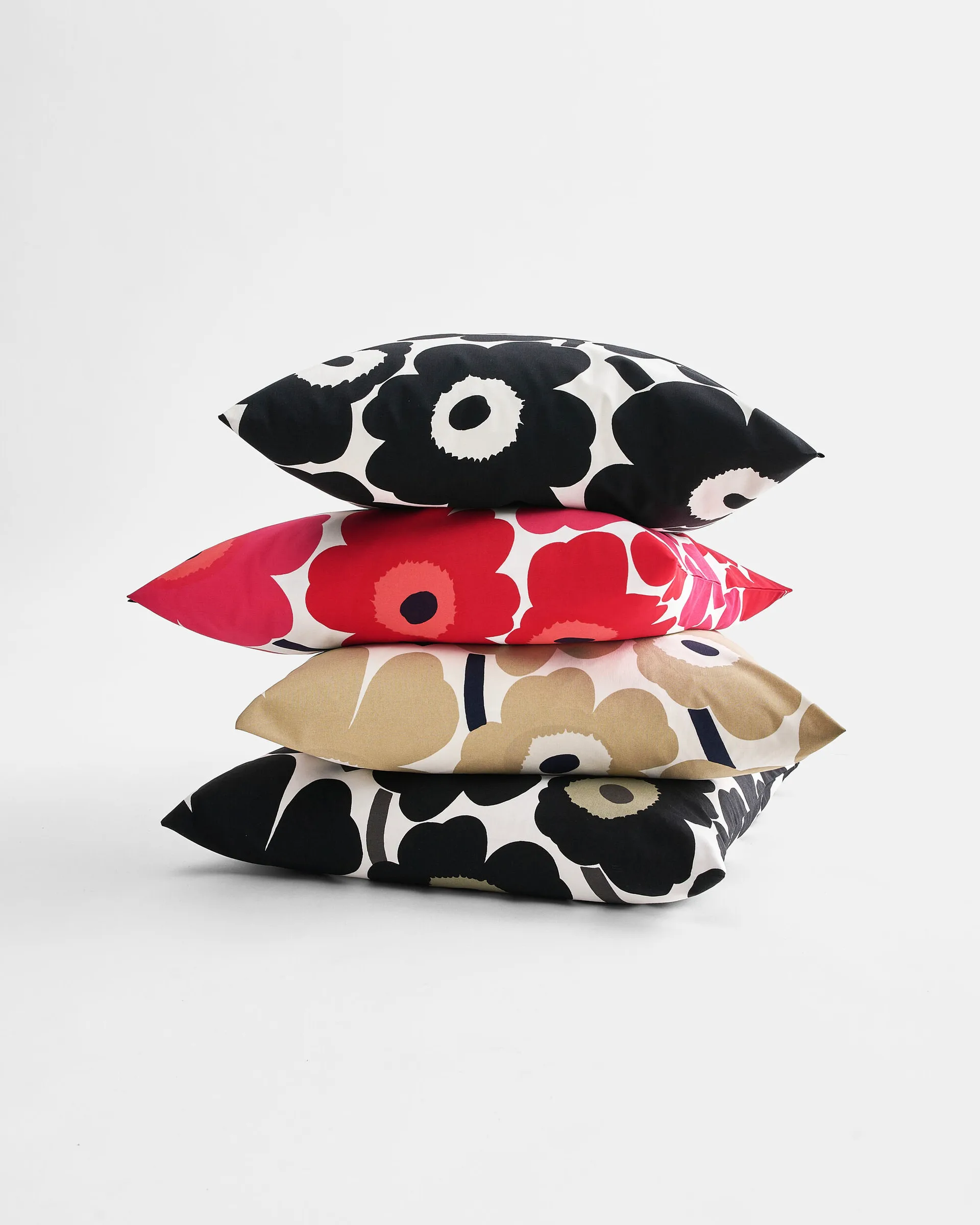 Pieni Unikko putetrekk 50x50 cm, Off white-beige-mørkeblå Marimekko