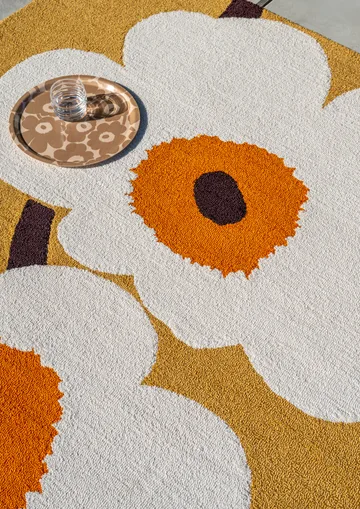 Unikko anniversary teppe outdoor - Honey, 140x200 cm - Marimekko