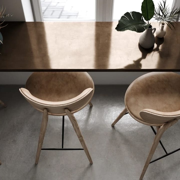 Mater High Stool Backrest barstol høy - skinn natural, matt lakkert eikestativ - Mater