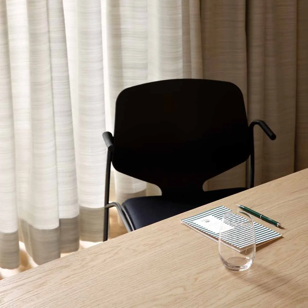 Nova Sea karmstol, Black, sort stålstativ Mater