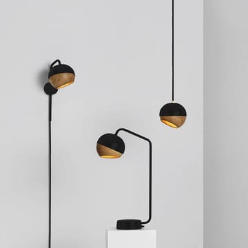 Ray bordlampe - black, detalj i eik på skjermen - Mater