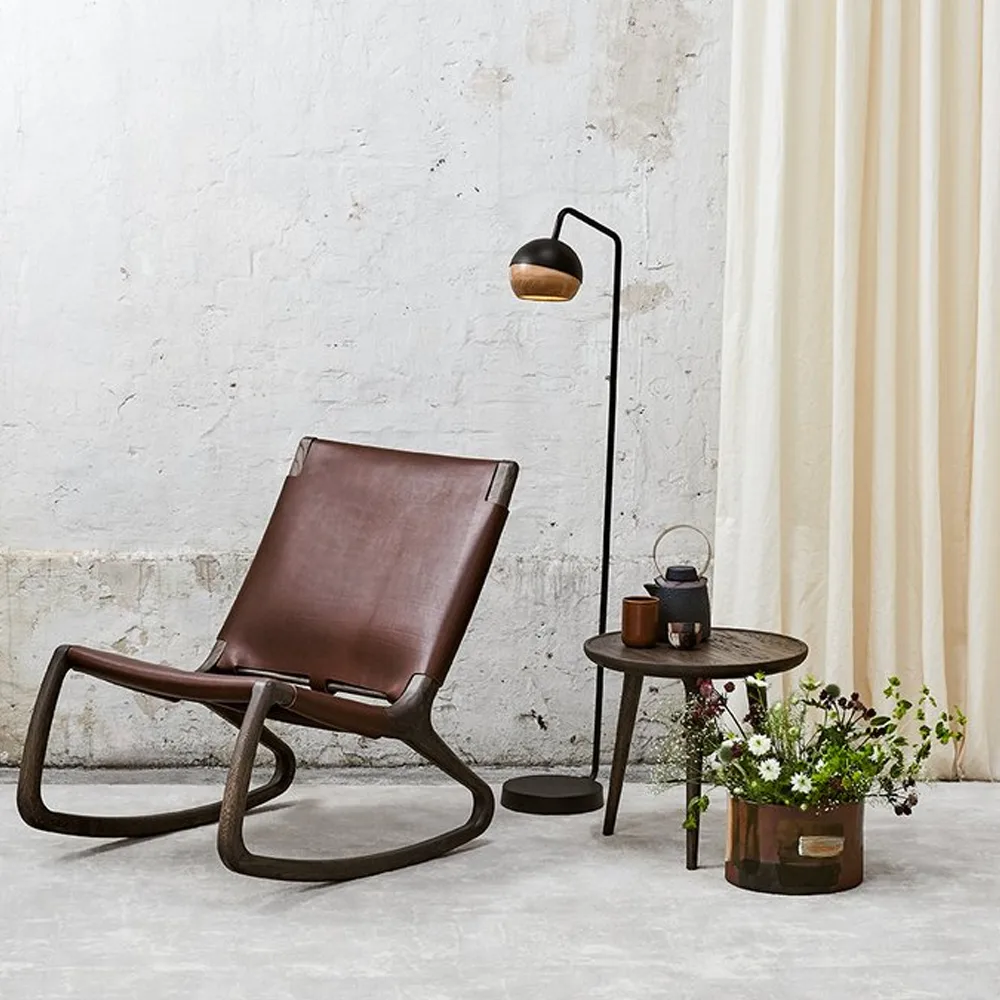 Ray gulvlampe, white, detalj i eik på skjermen Mater