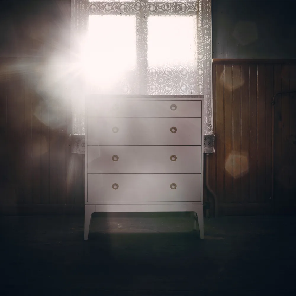 Höllviken kommode, eik hvitpigment, 4 skuffer Mavis