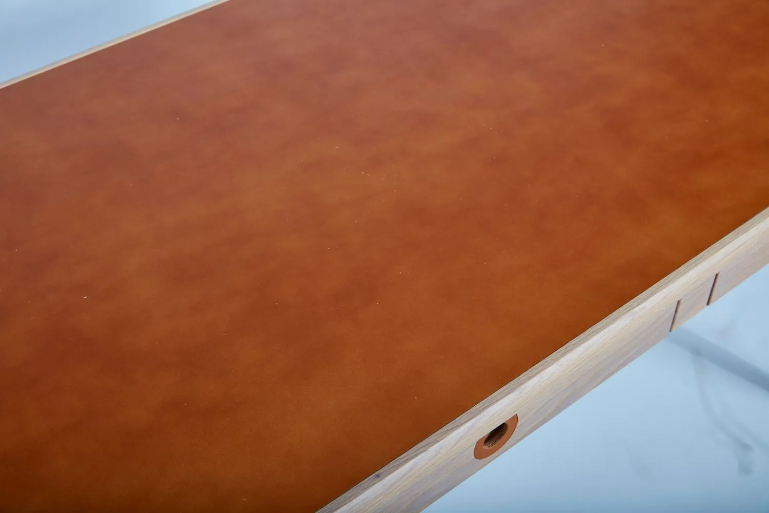 Höllviken skrivebord, eik hvitpigment Mavis