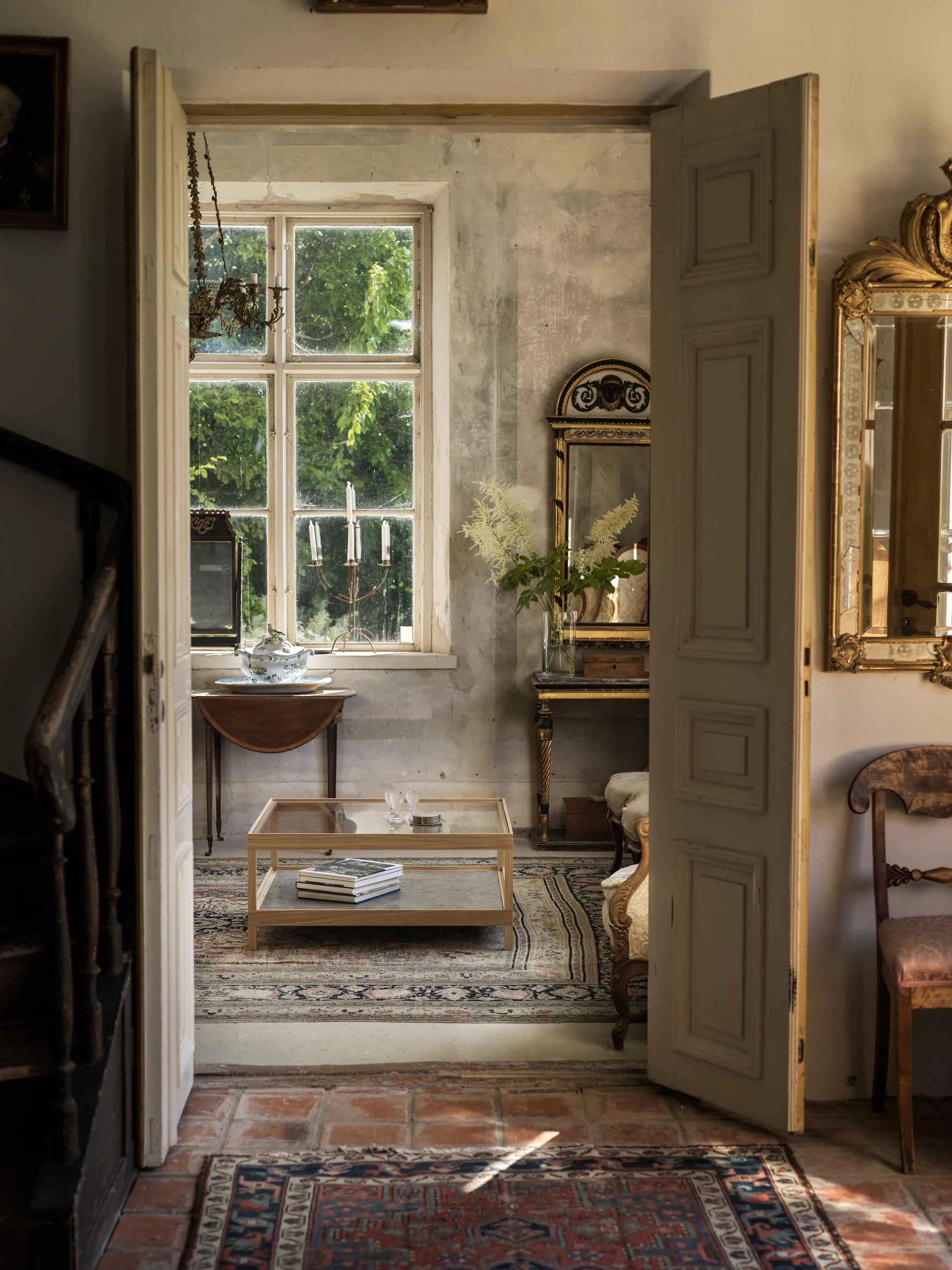 Ima sofabord 90x90 cm, Hvitpigmentert mattlakkert eik, kalkstein Mavis