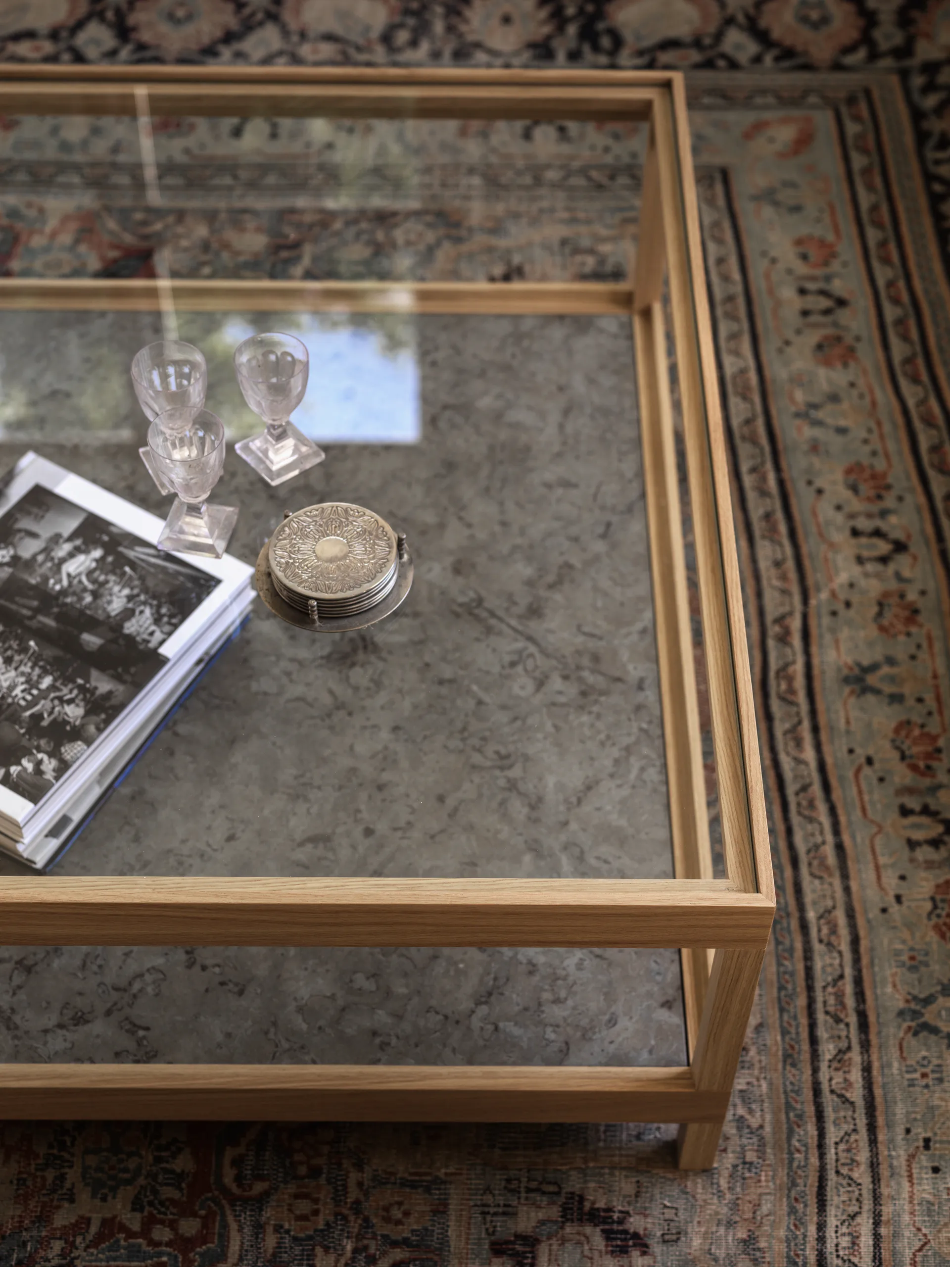 Ima sofabord 90x90 cm, Hvitpigmentert mattlakkert eik, kalkstein Mavis