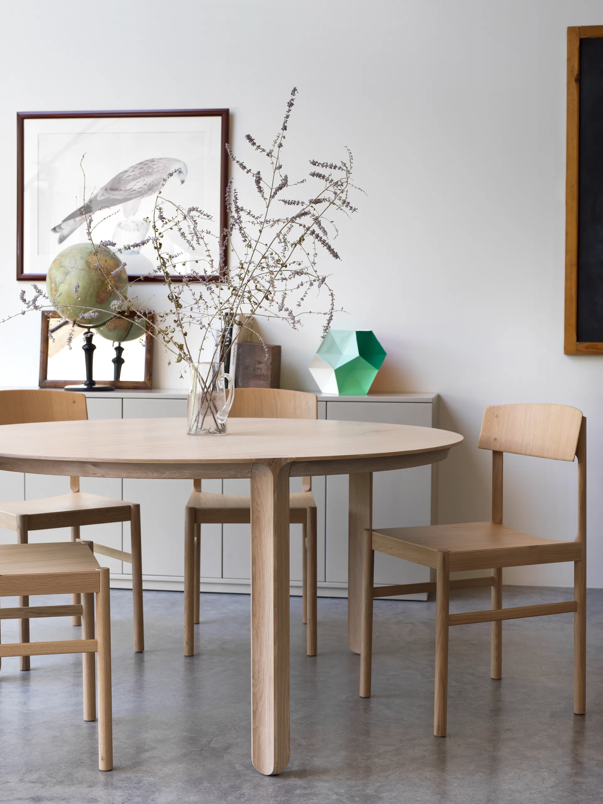 Rod stol, Hvitpigmentert mattlakkert eik Mavis