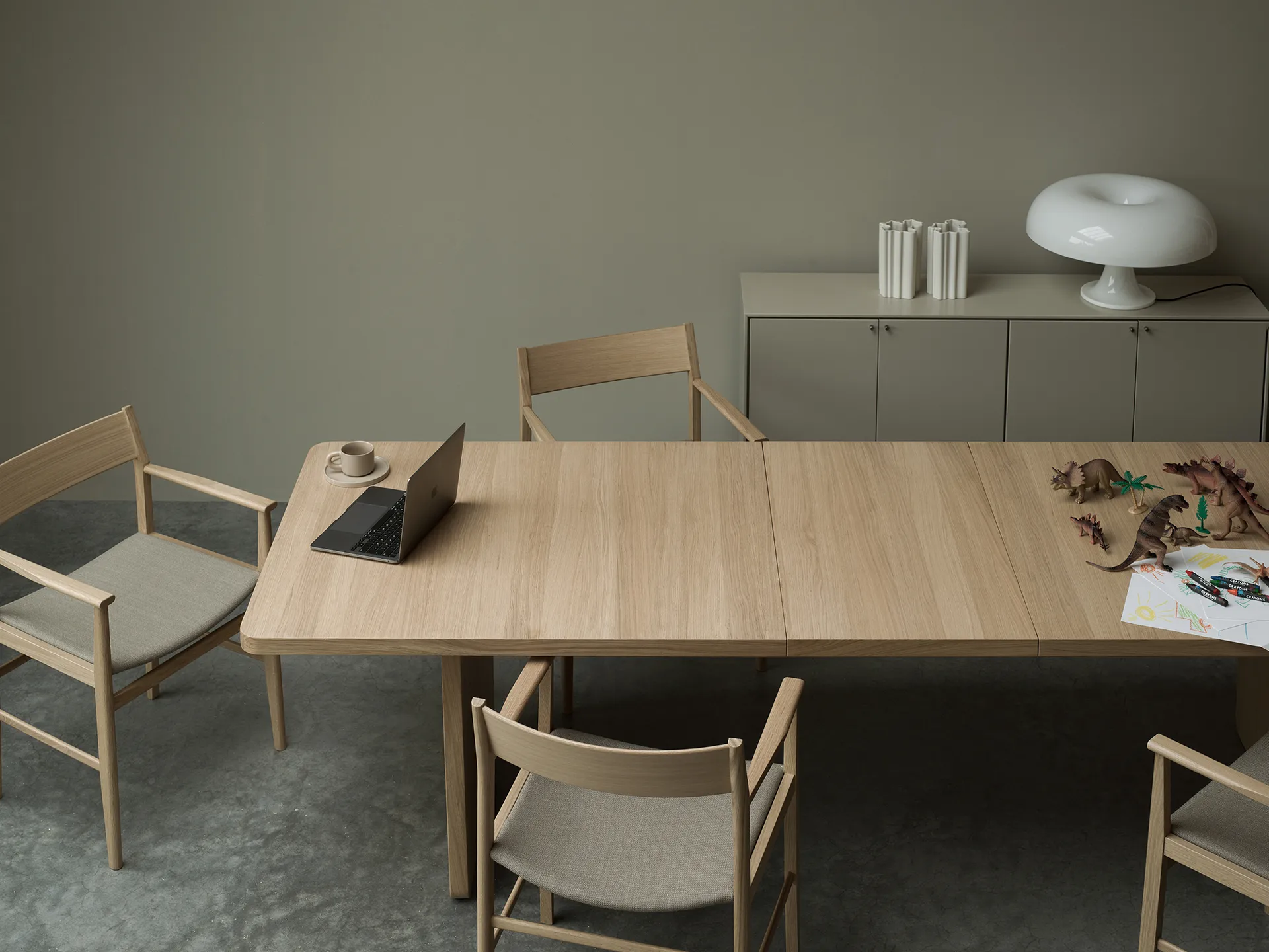 Siza karmstol, Hvitpigmentert eik-lin sete Mavis