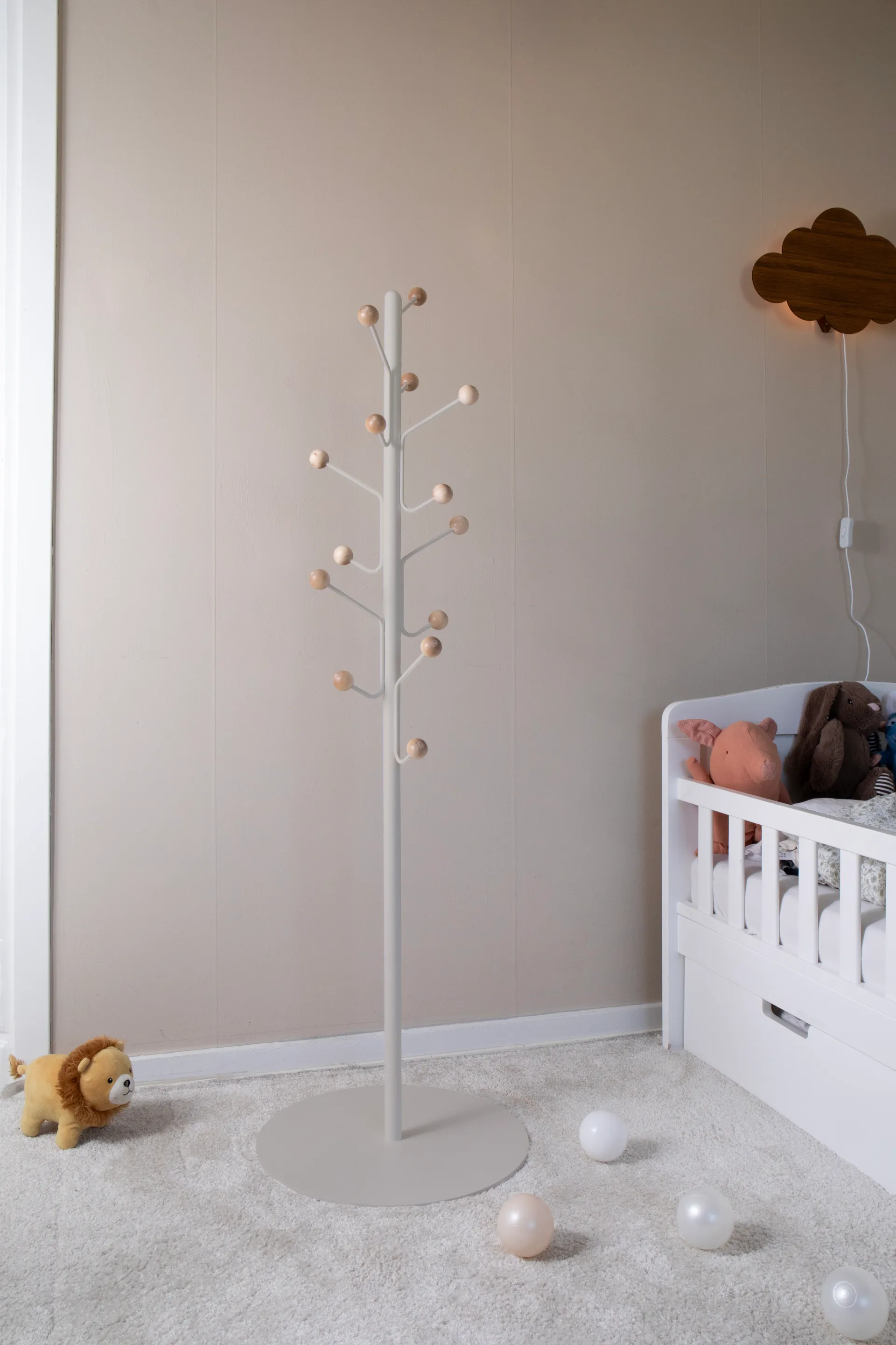 Bill Floor klesheng junior, Greige Maze