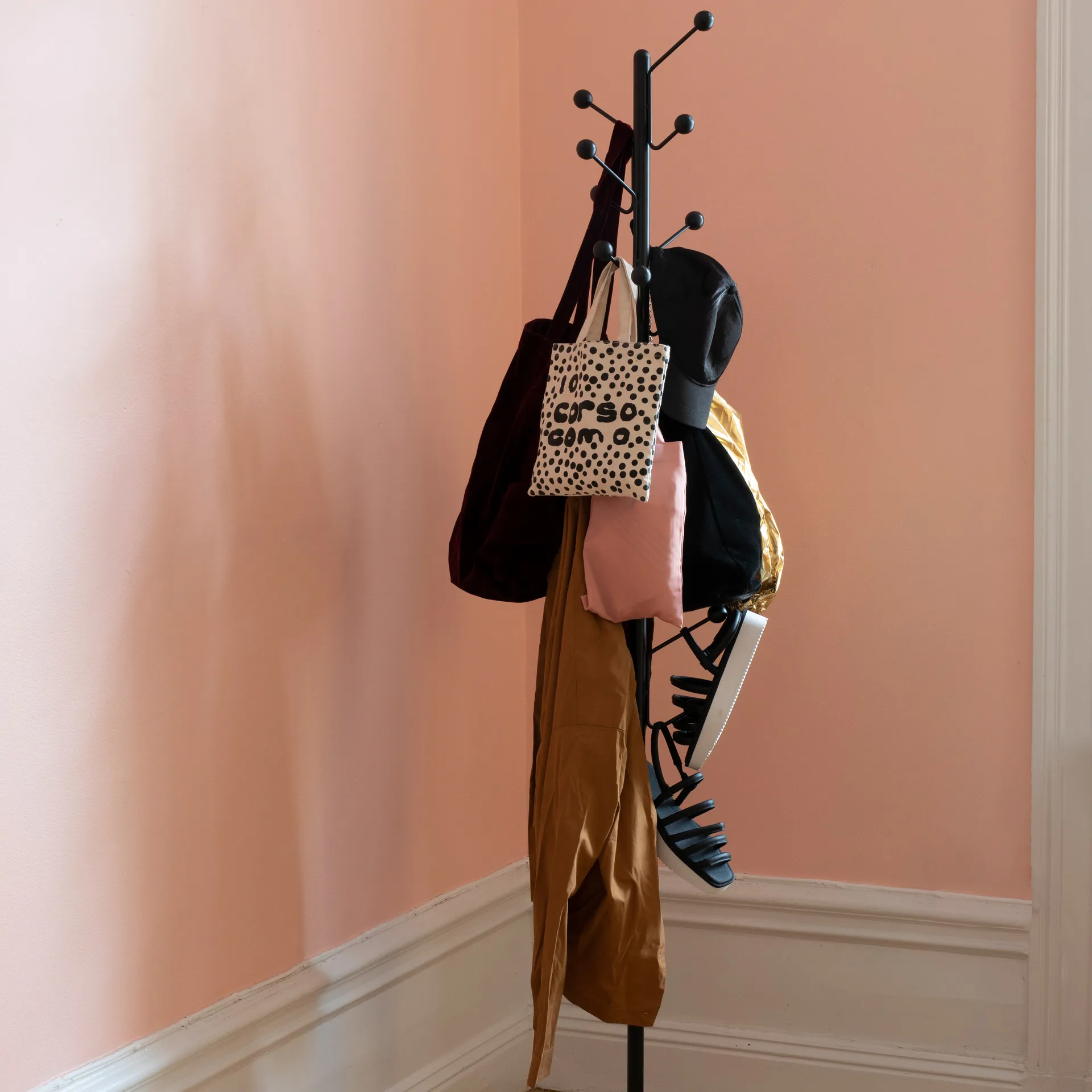 Bill Floor klesknagg, Svart Maze