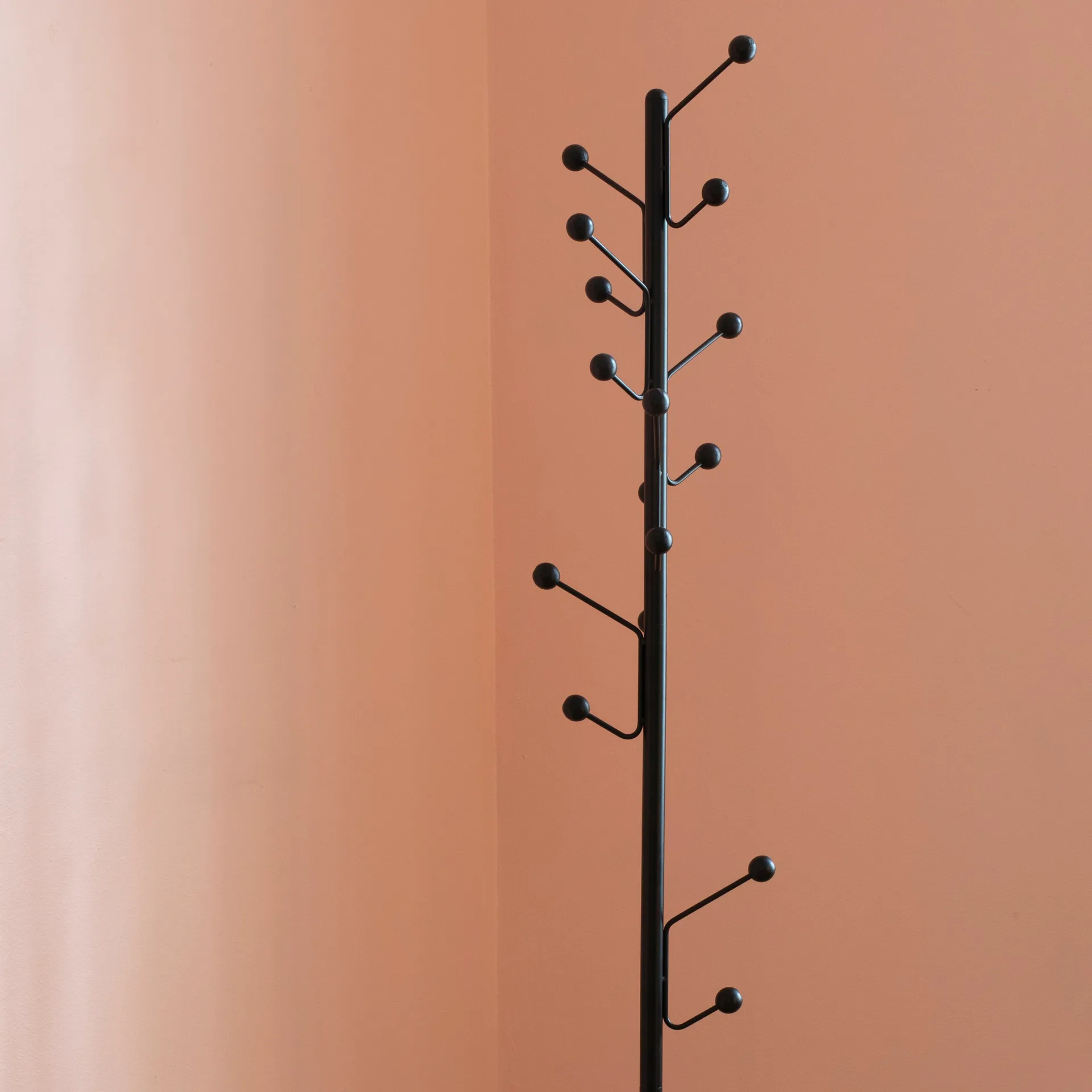 Bill Floor klesknagg, Svart Maze