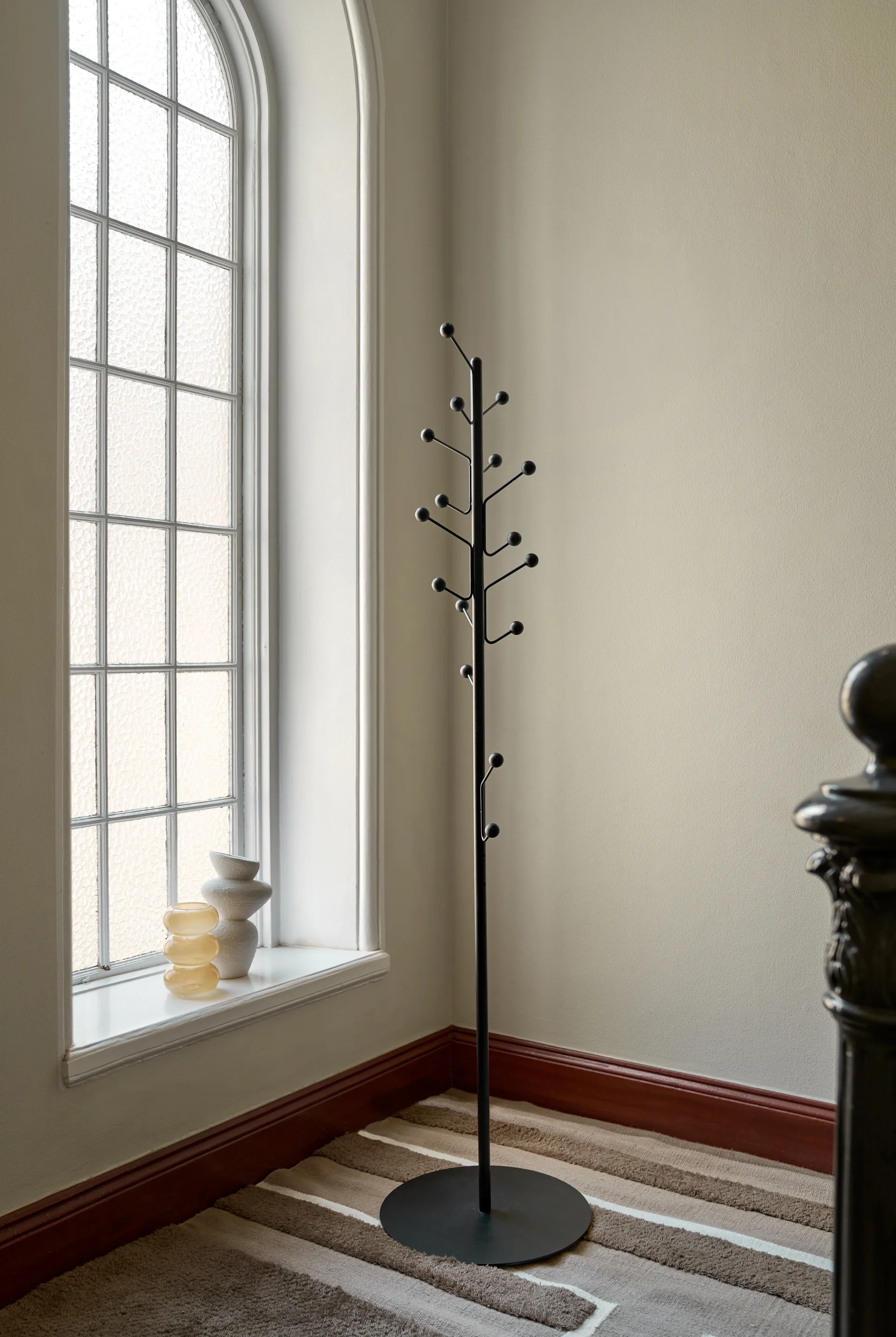 Bill Floor klesknagg, Svart Maze