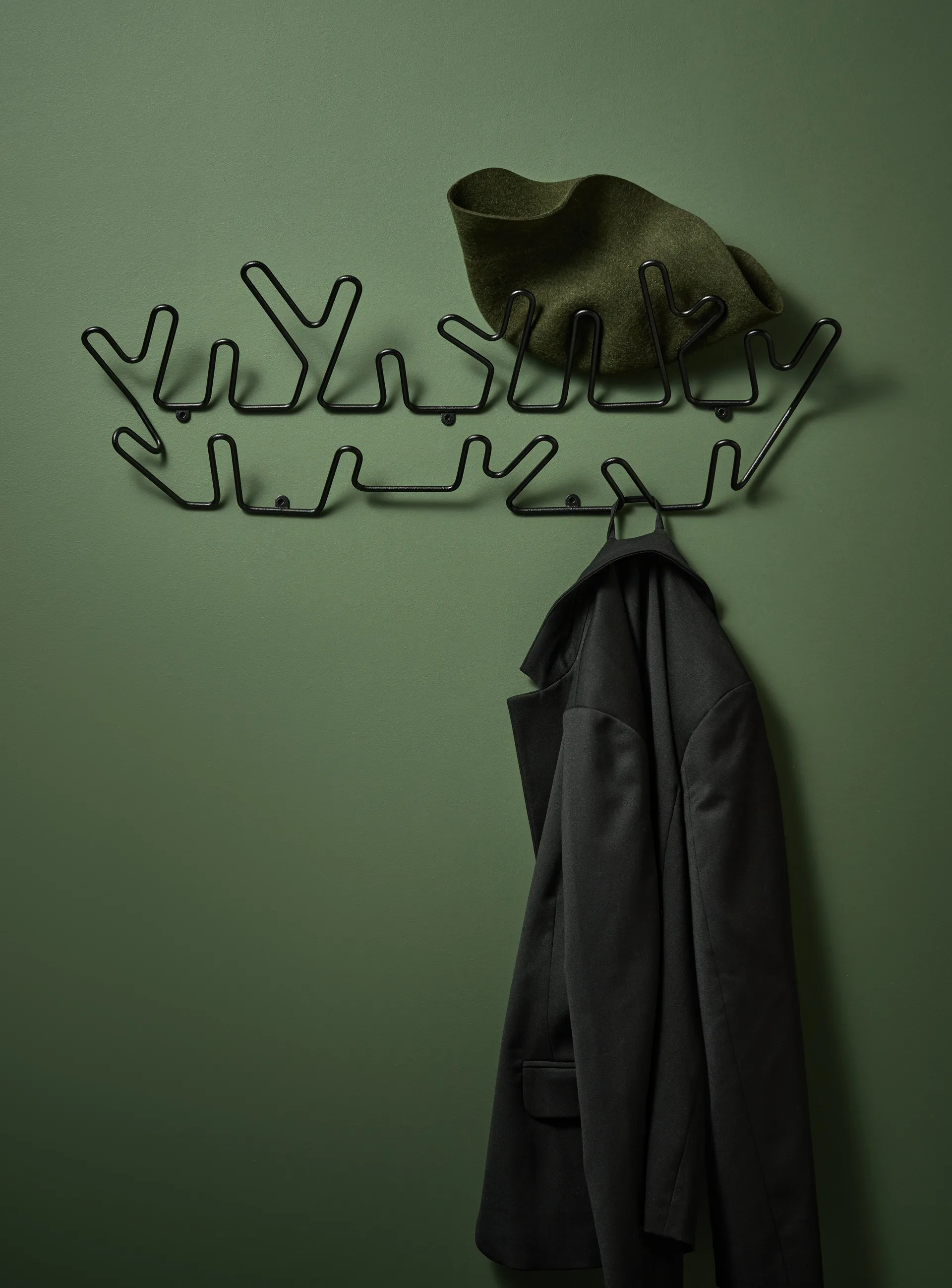 Crown L knaggrekke, Black Maze