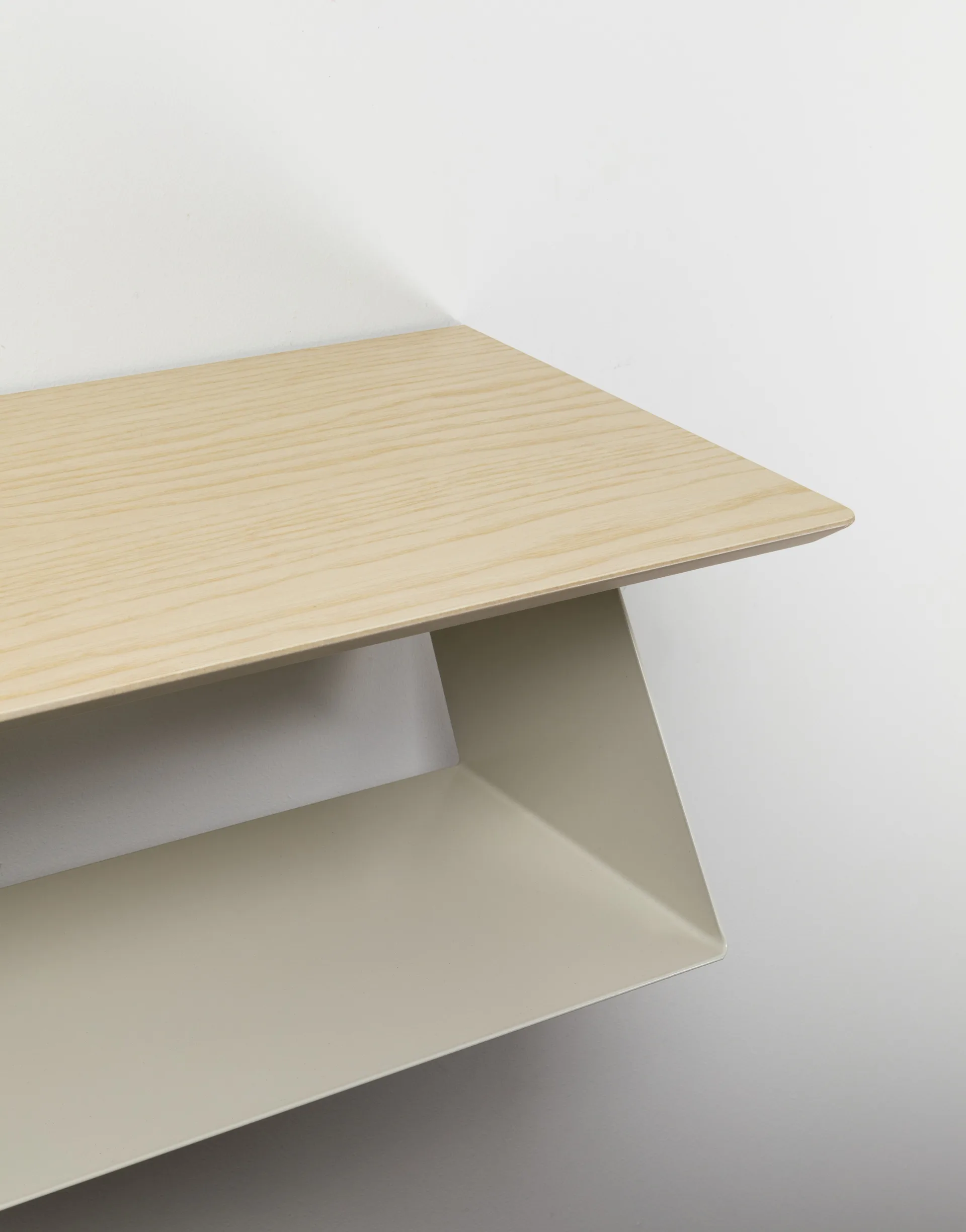 Edgy hylle, Eggshell-ask Maze