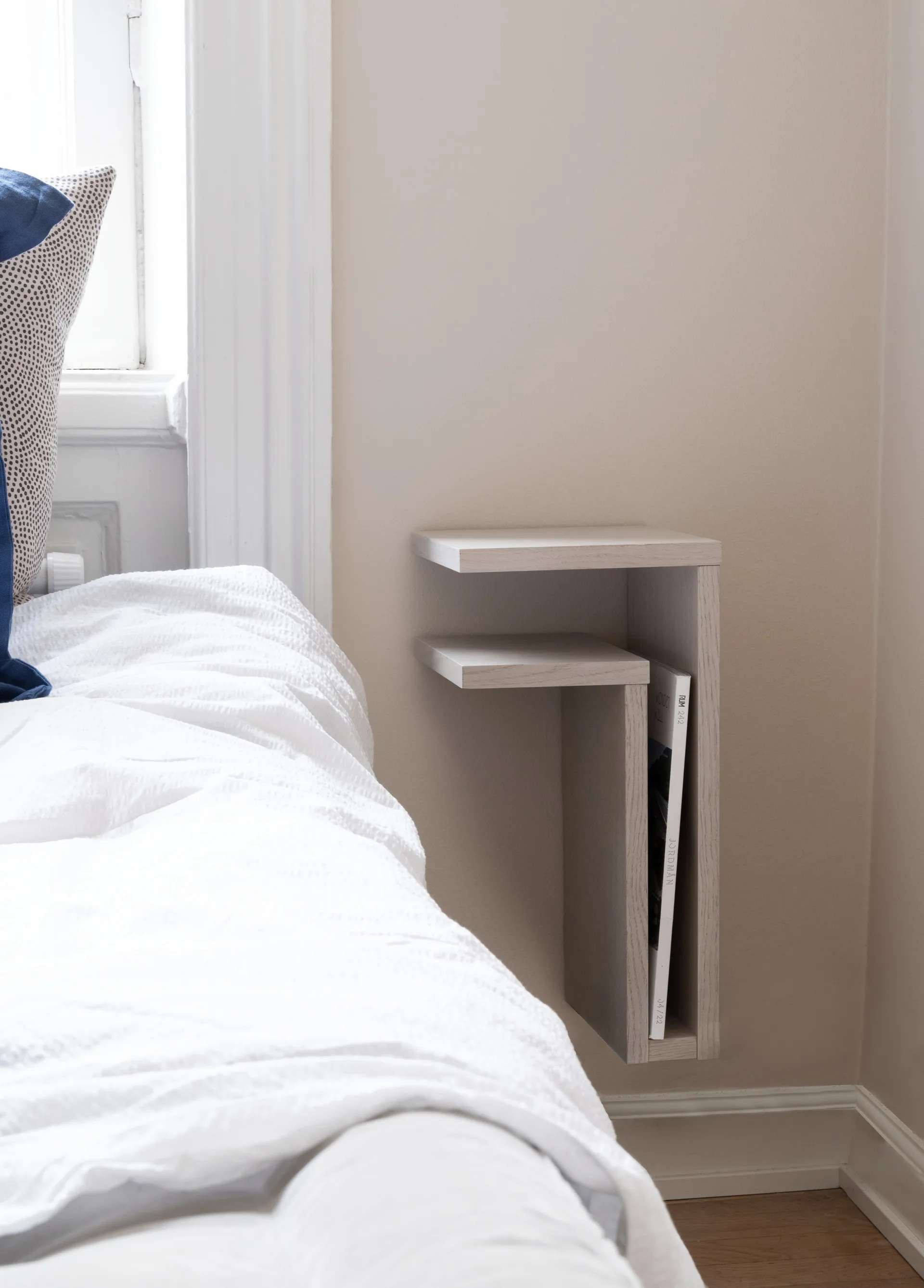 F-shelf vegghylle white oak, Hylle til venstre Maze